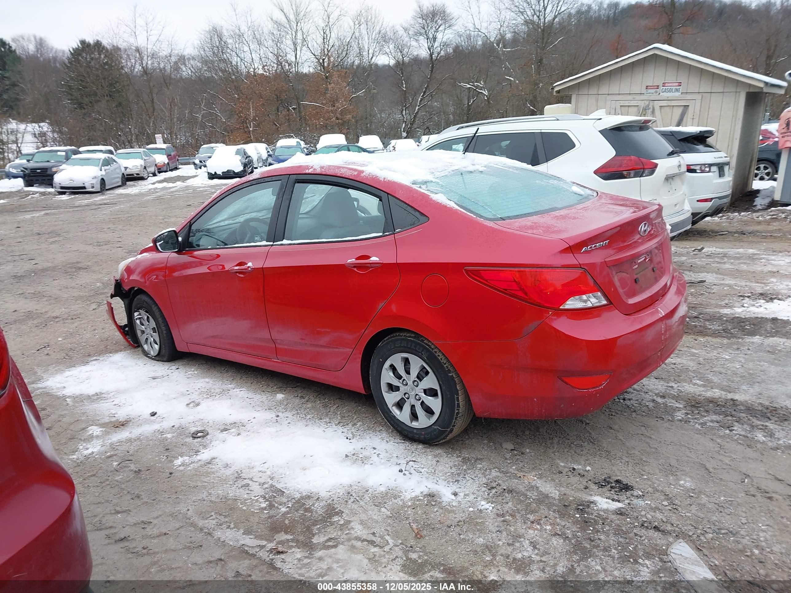 HYUNDAI ACCENT image 3
