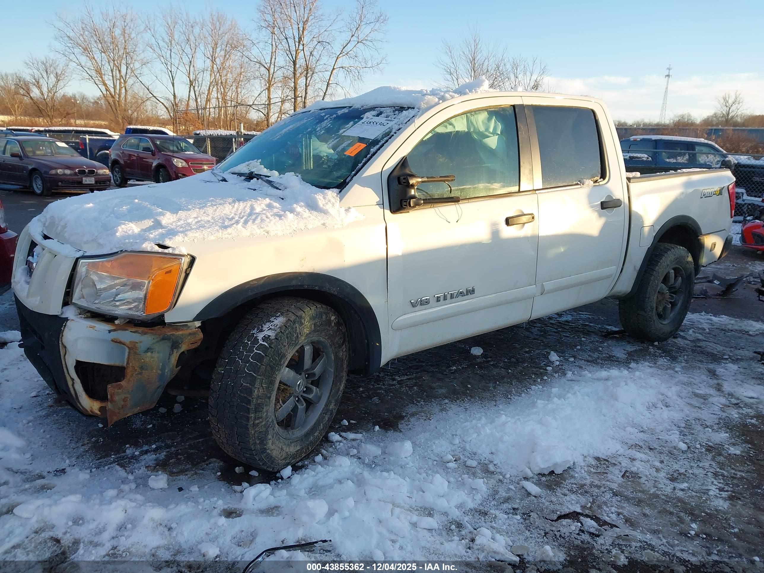 NISSAN TITAN image 2