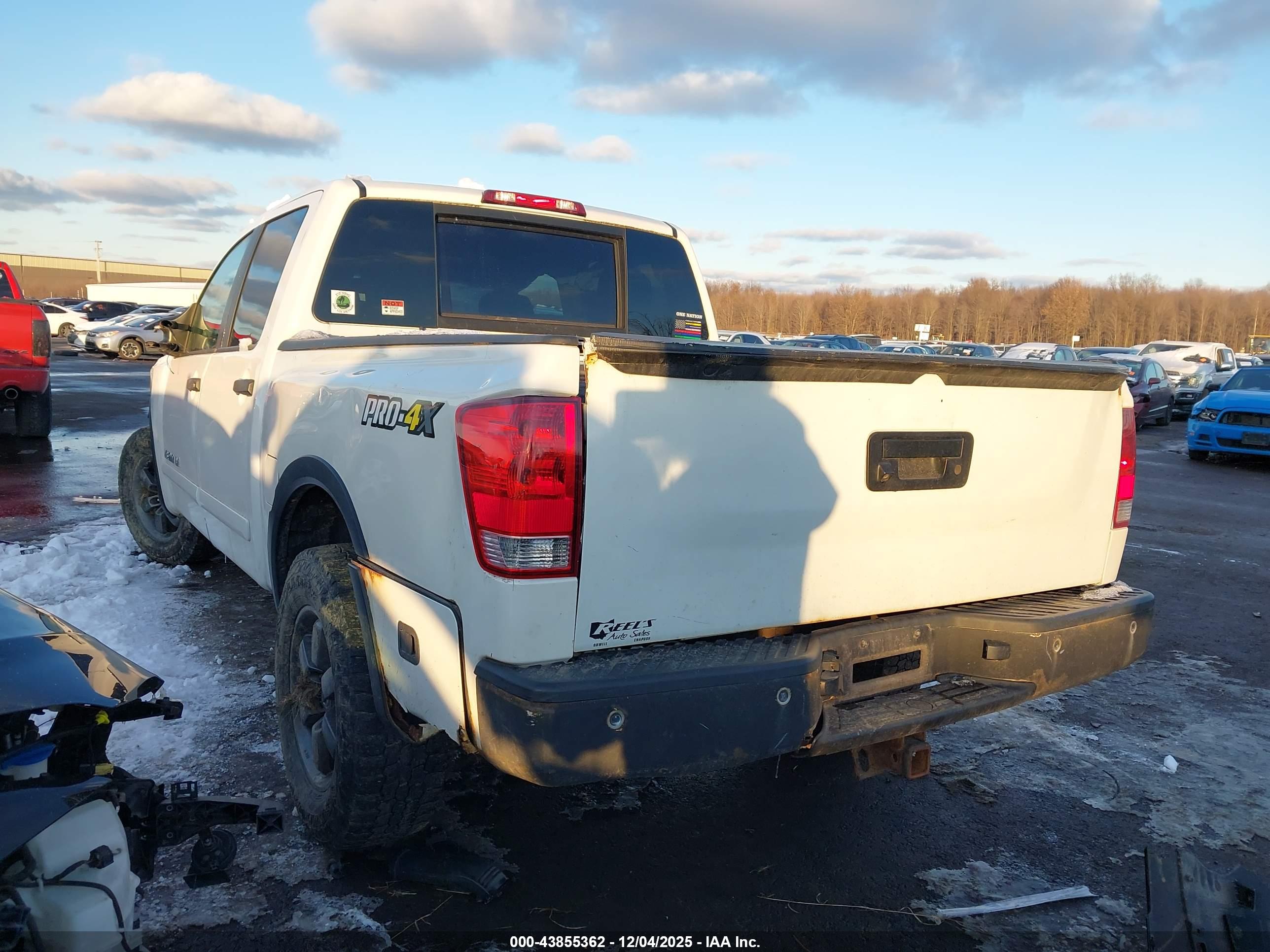 NISSAN TITAN image 3
