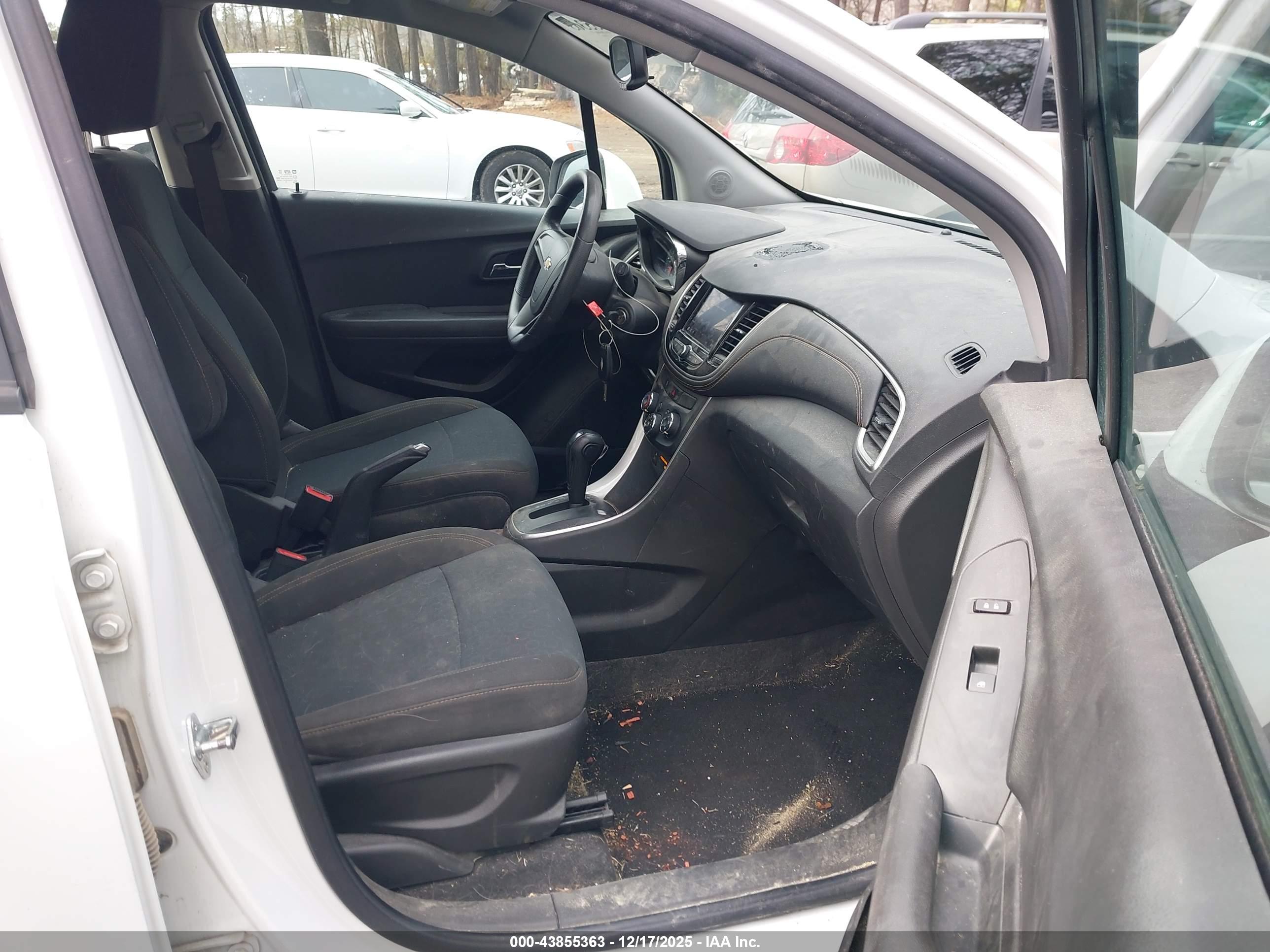 CHEVROLET TRAX image 5