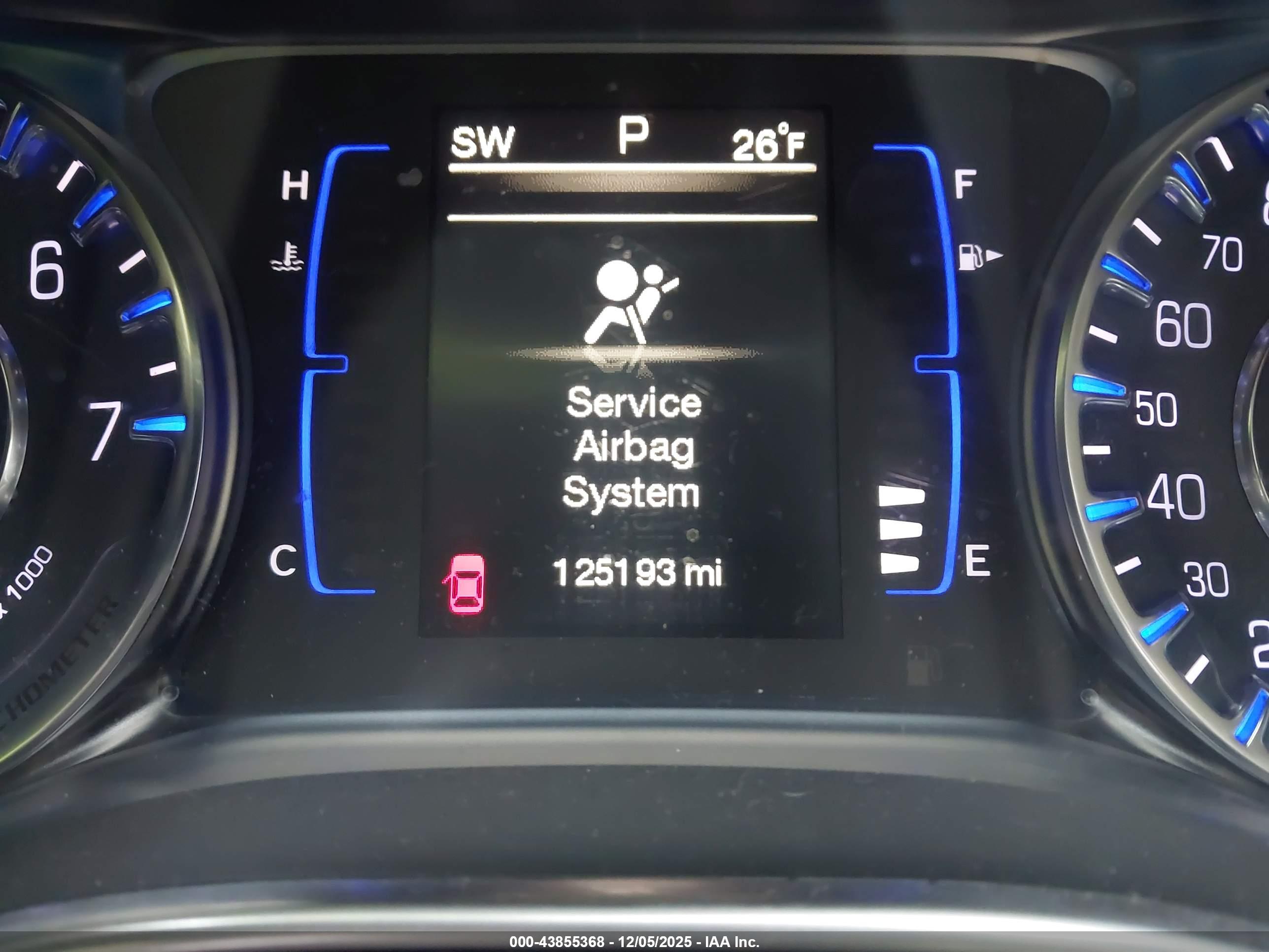 CHRYSLER 200 image 7