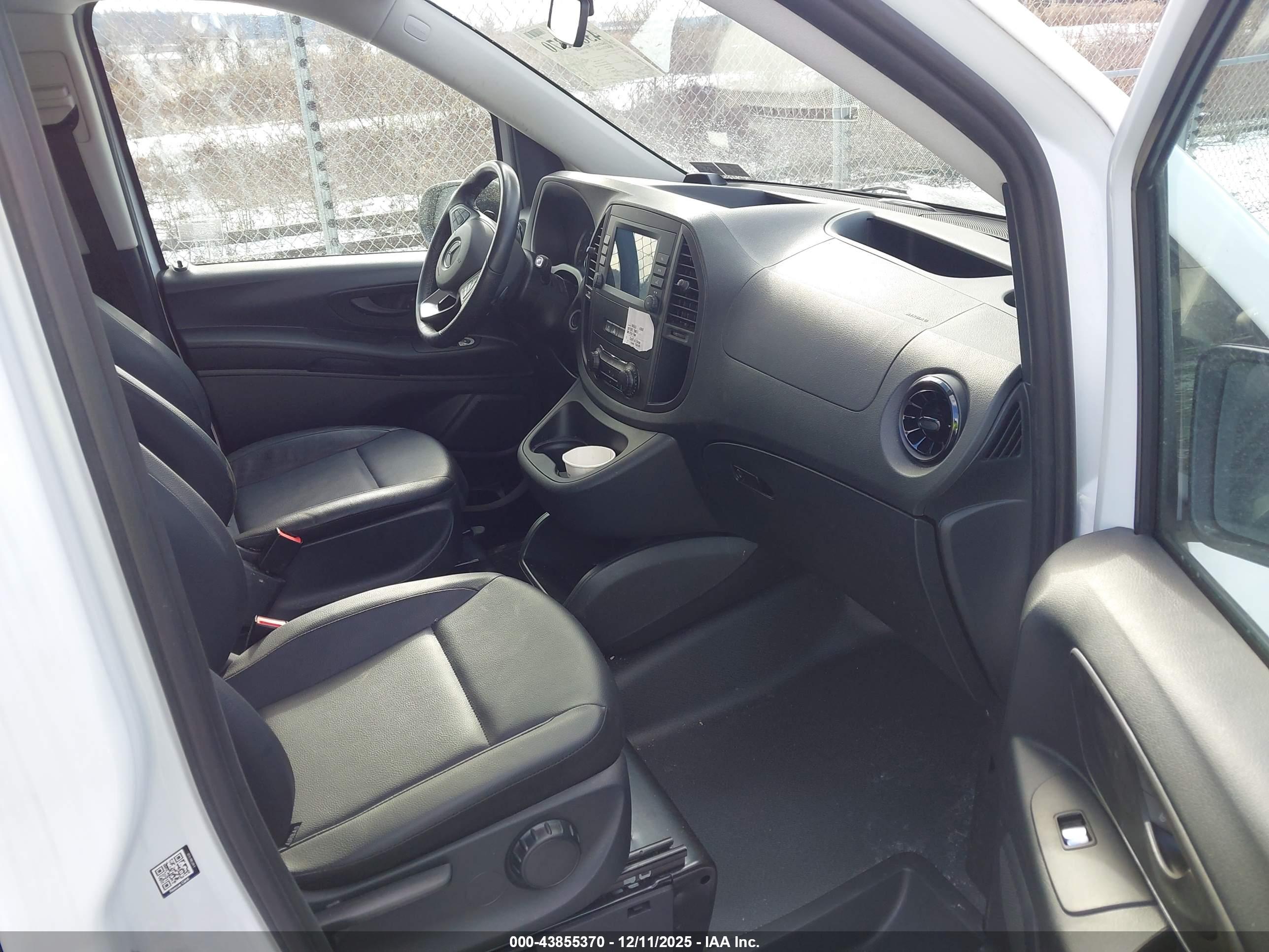 MERCEDES-BENZ METRIS image 5