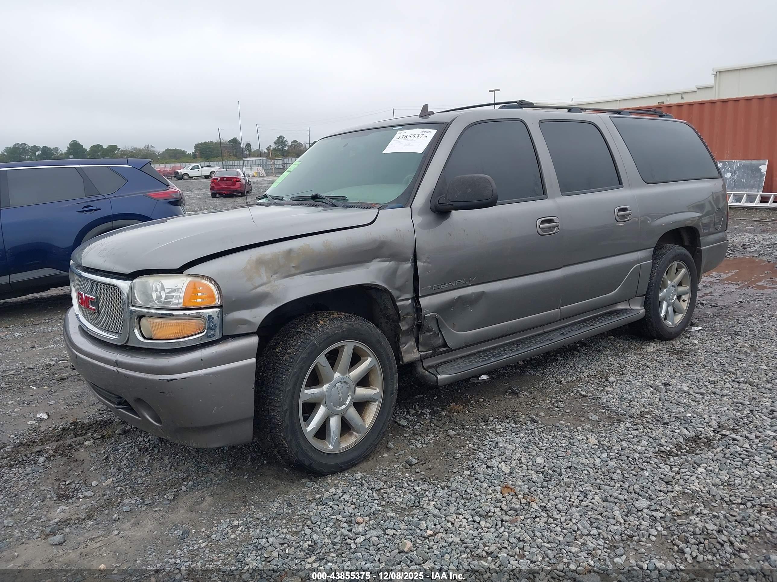 GMC YUKON image 2
