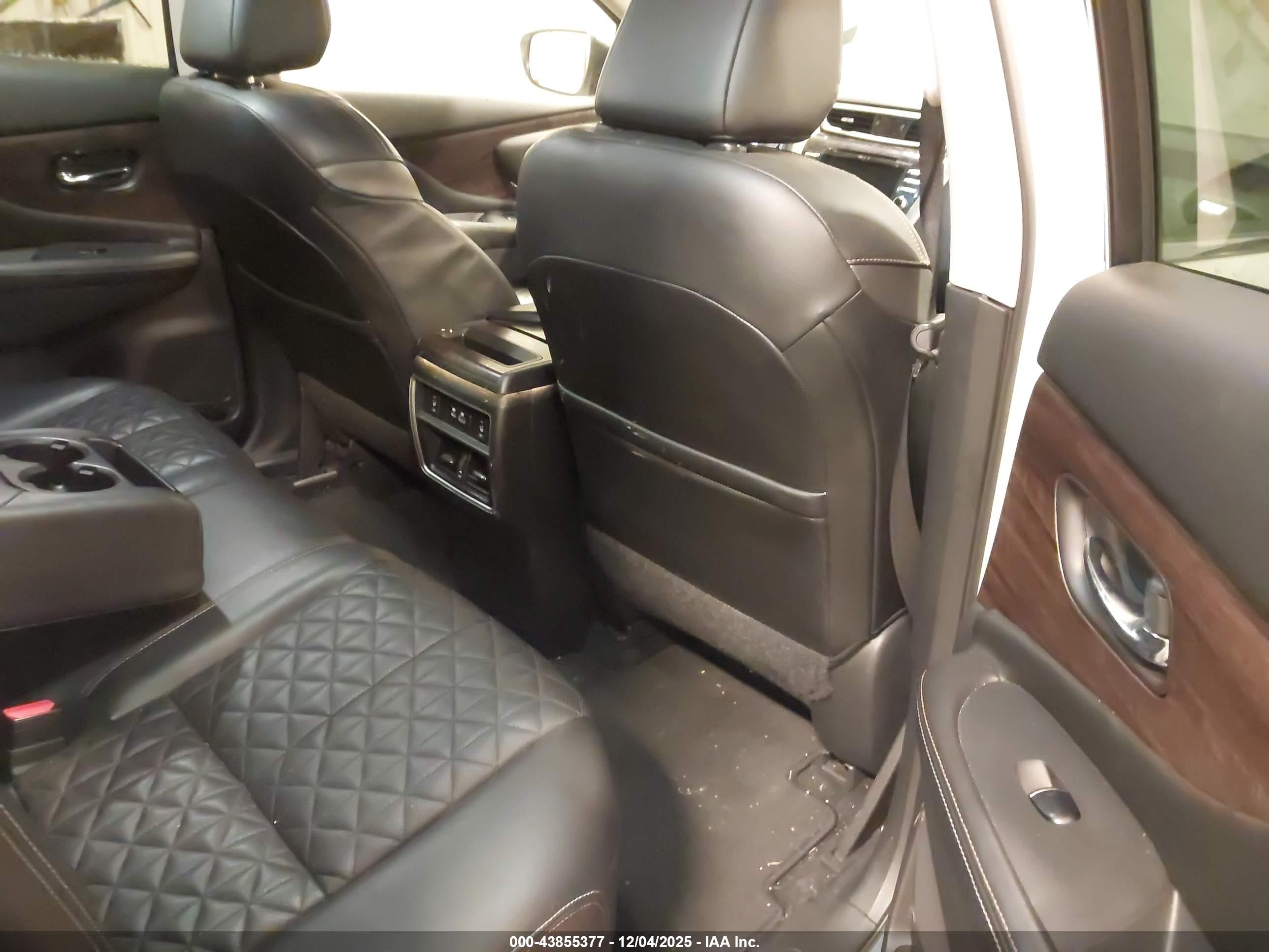 NISSAN MURANO image 8