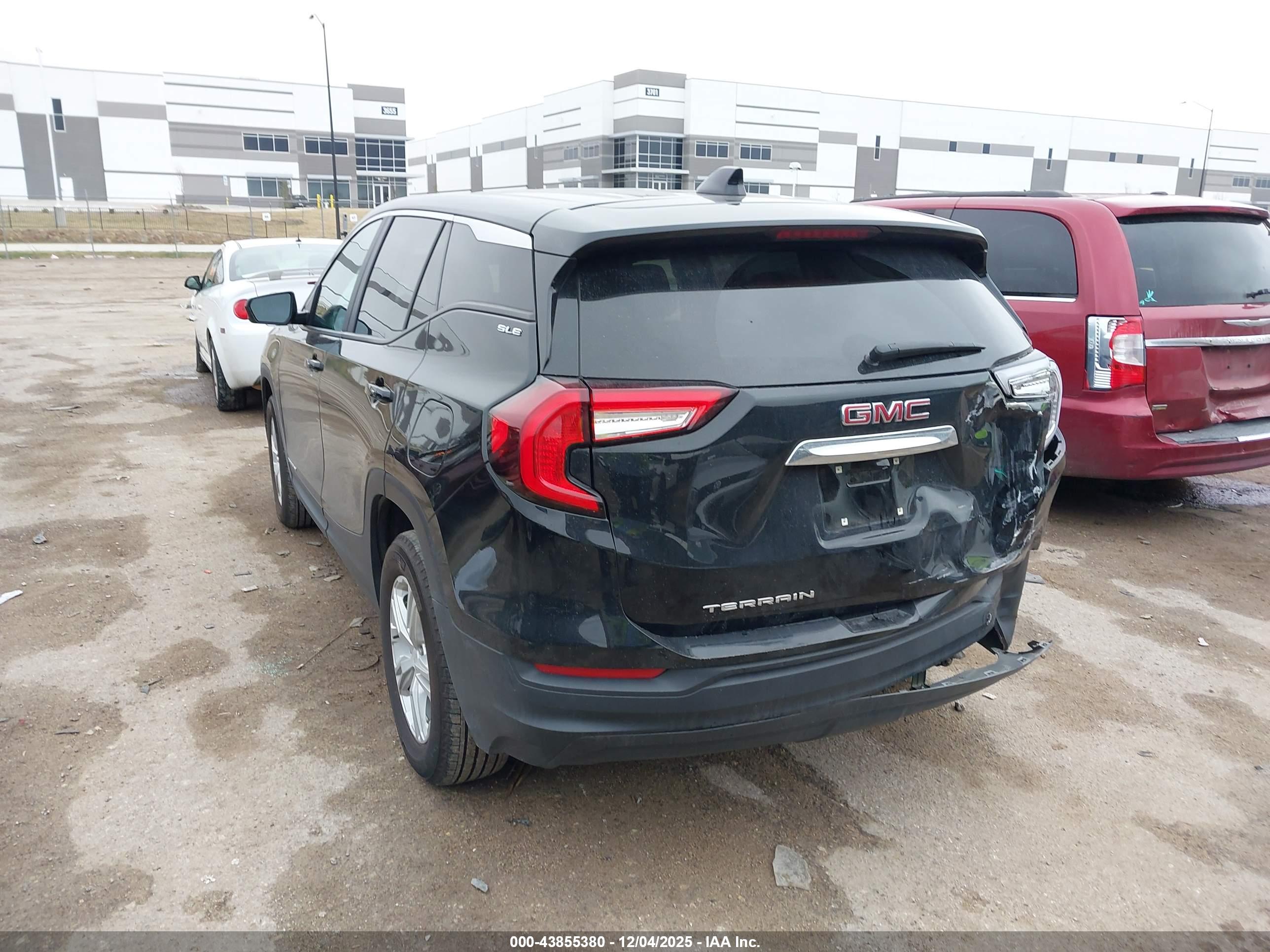 GMC TERRAIN image 3