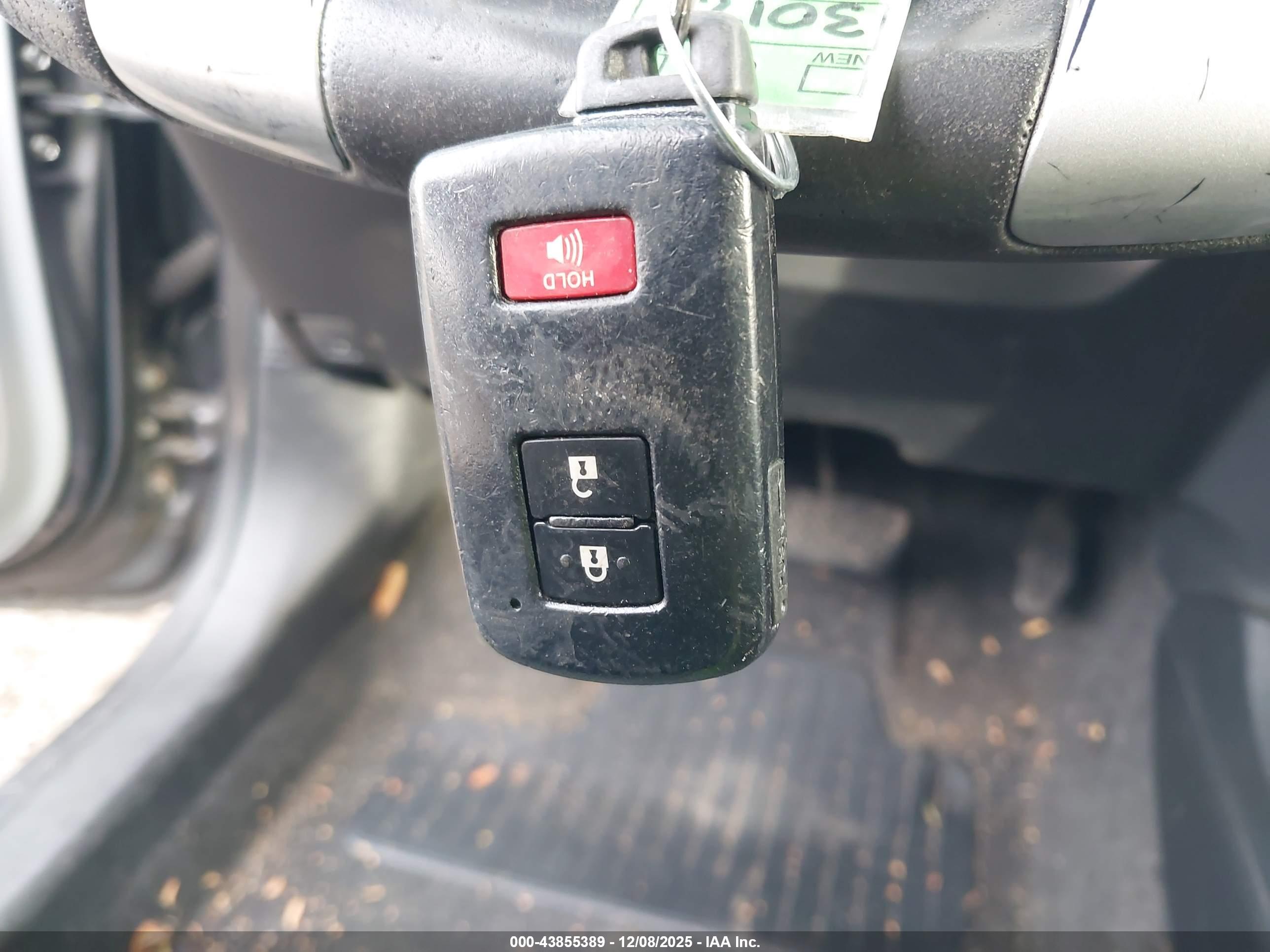 TOYOTA PRIUS image 11