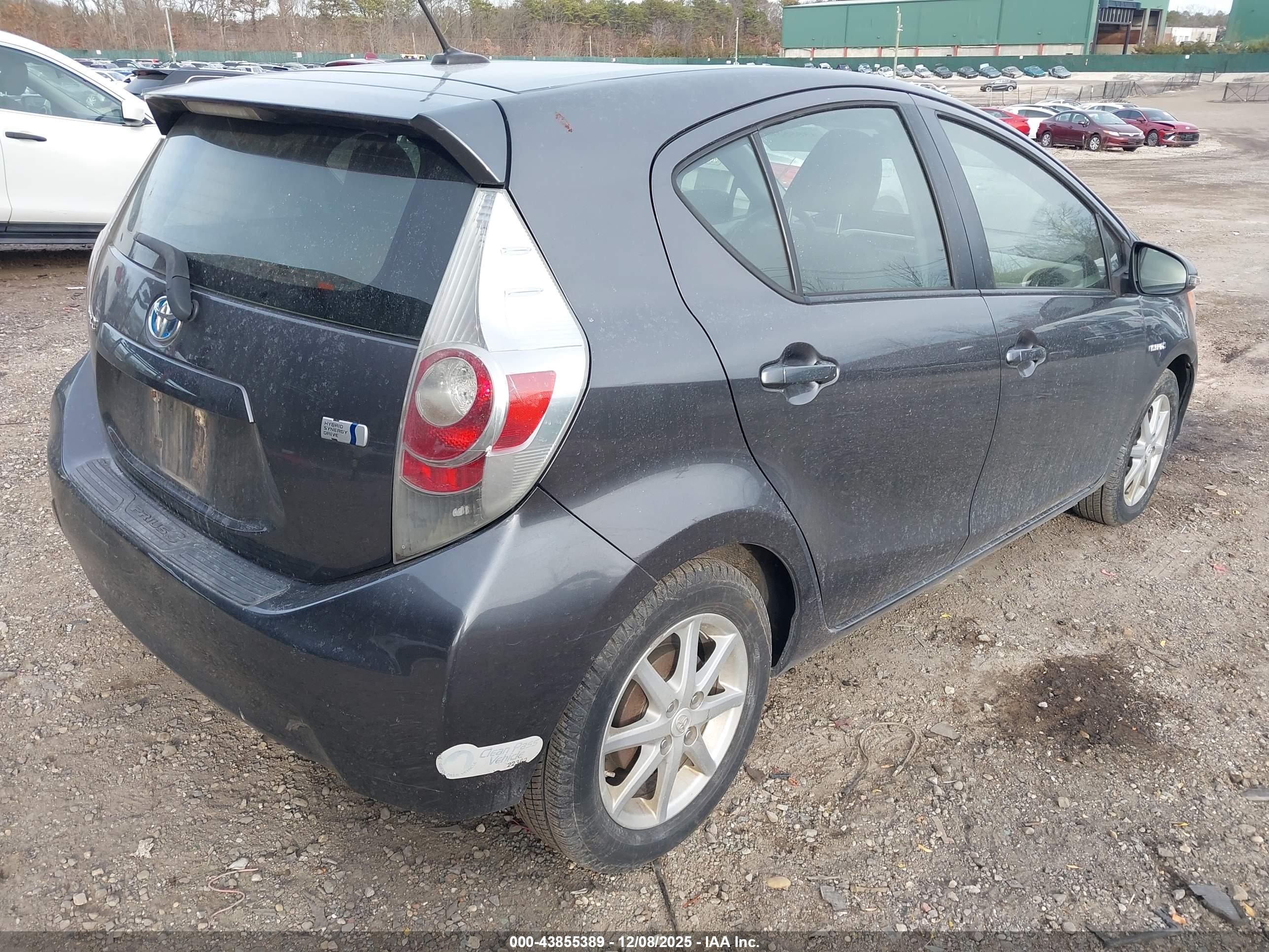 TOYOTA PRIUS image 4