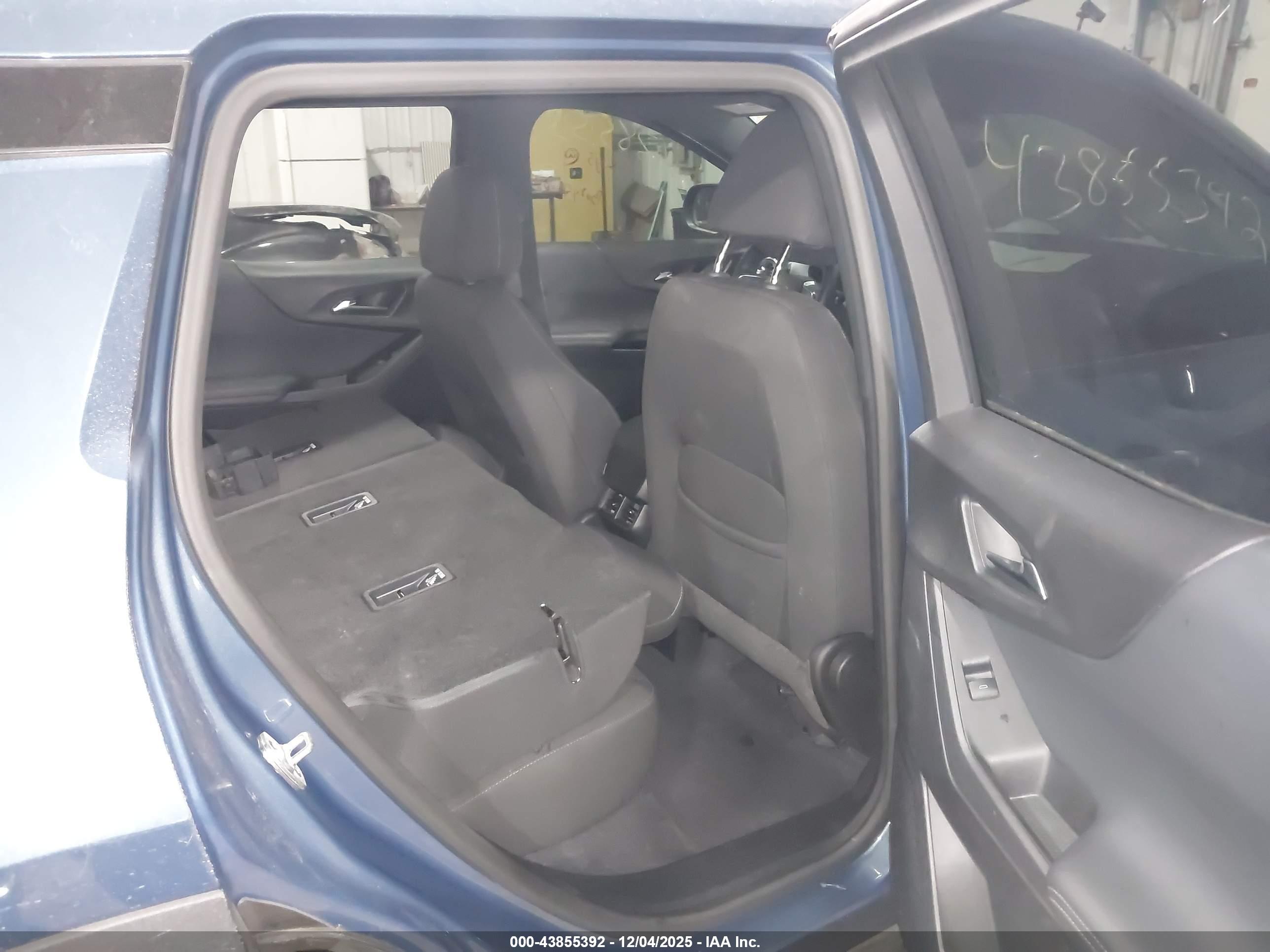 CHEVROLET EQUINOX image 8