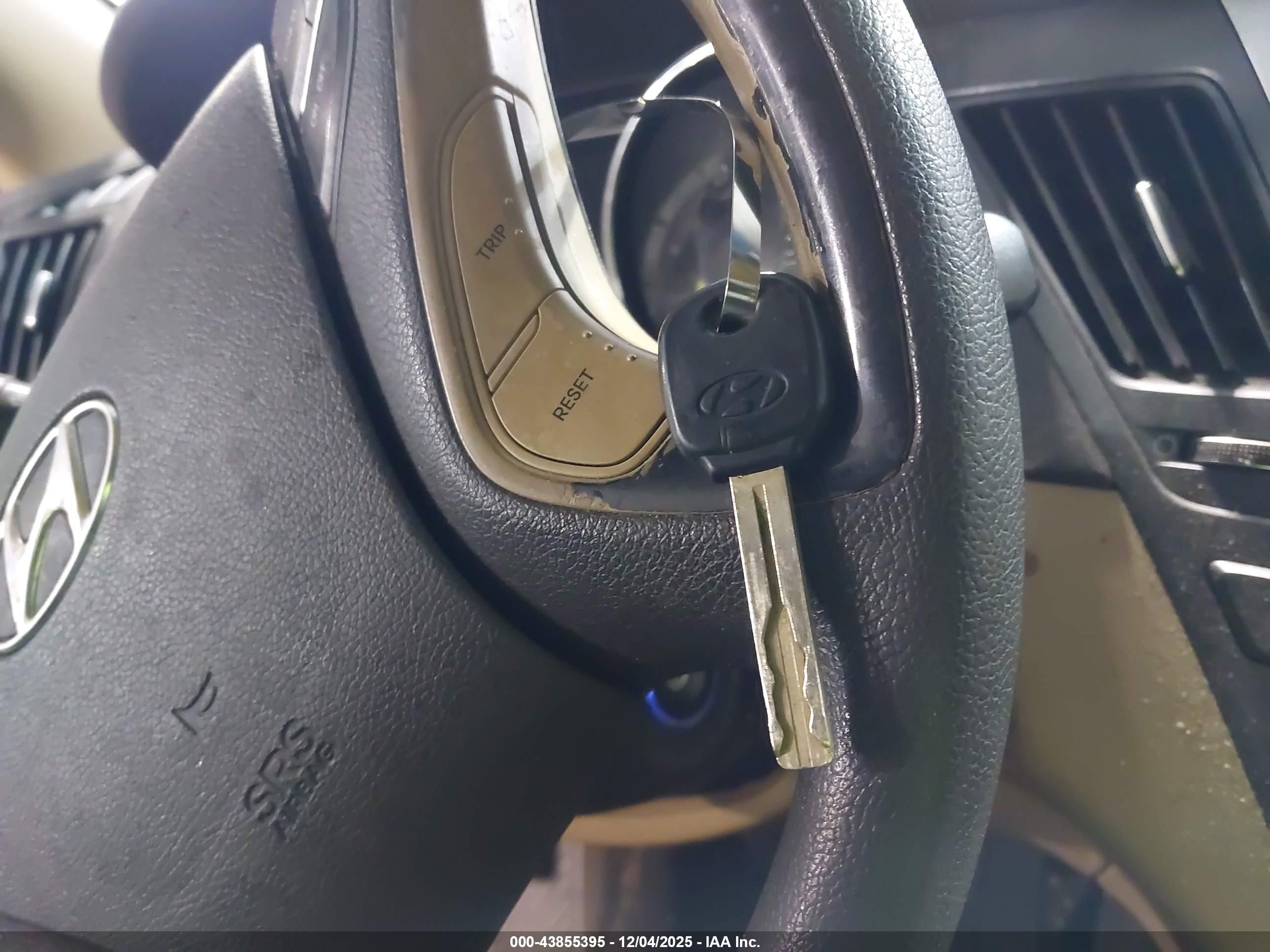 HYUNDAI SONATA image 11