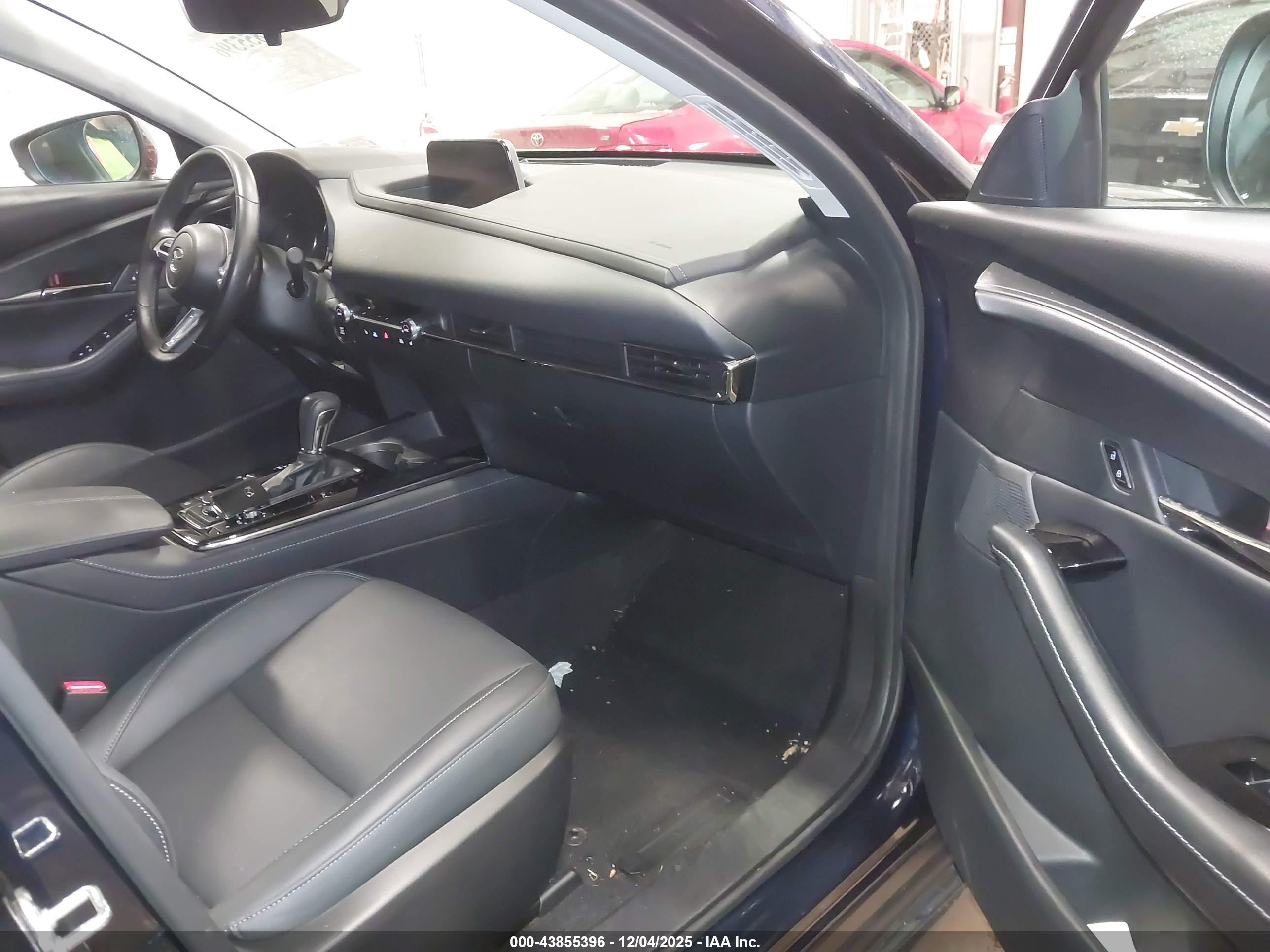 MAZDA CX-30 image 5
