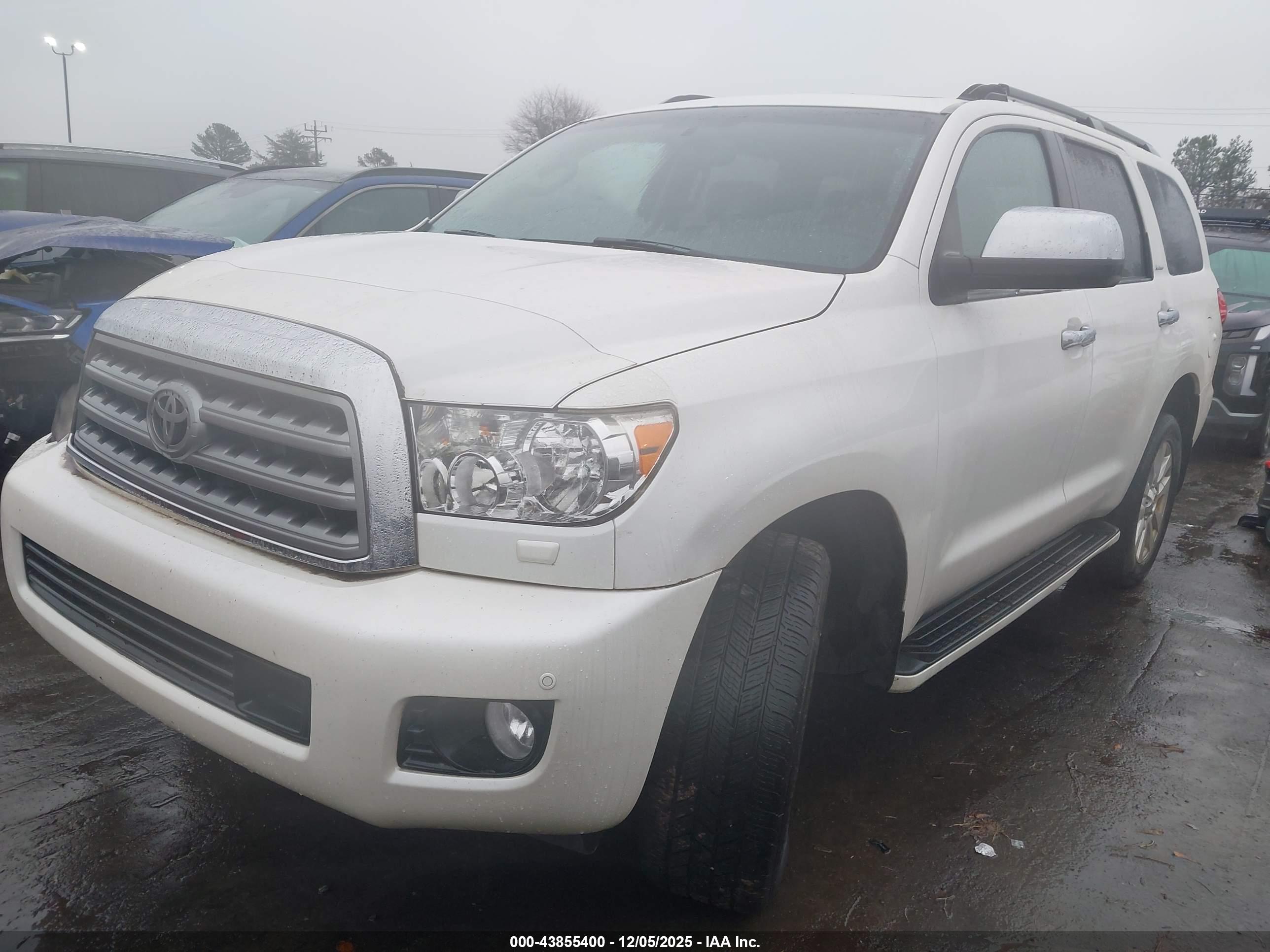 TOYOTA SEQUOIA image 2