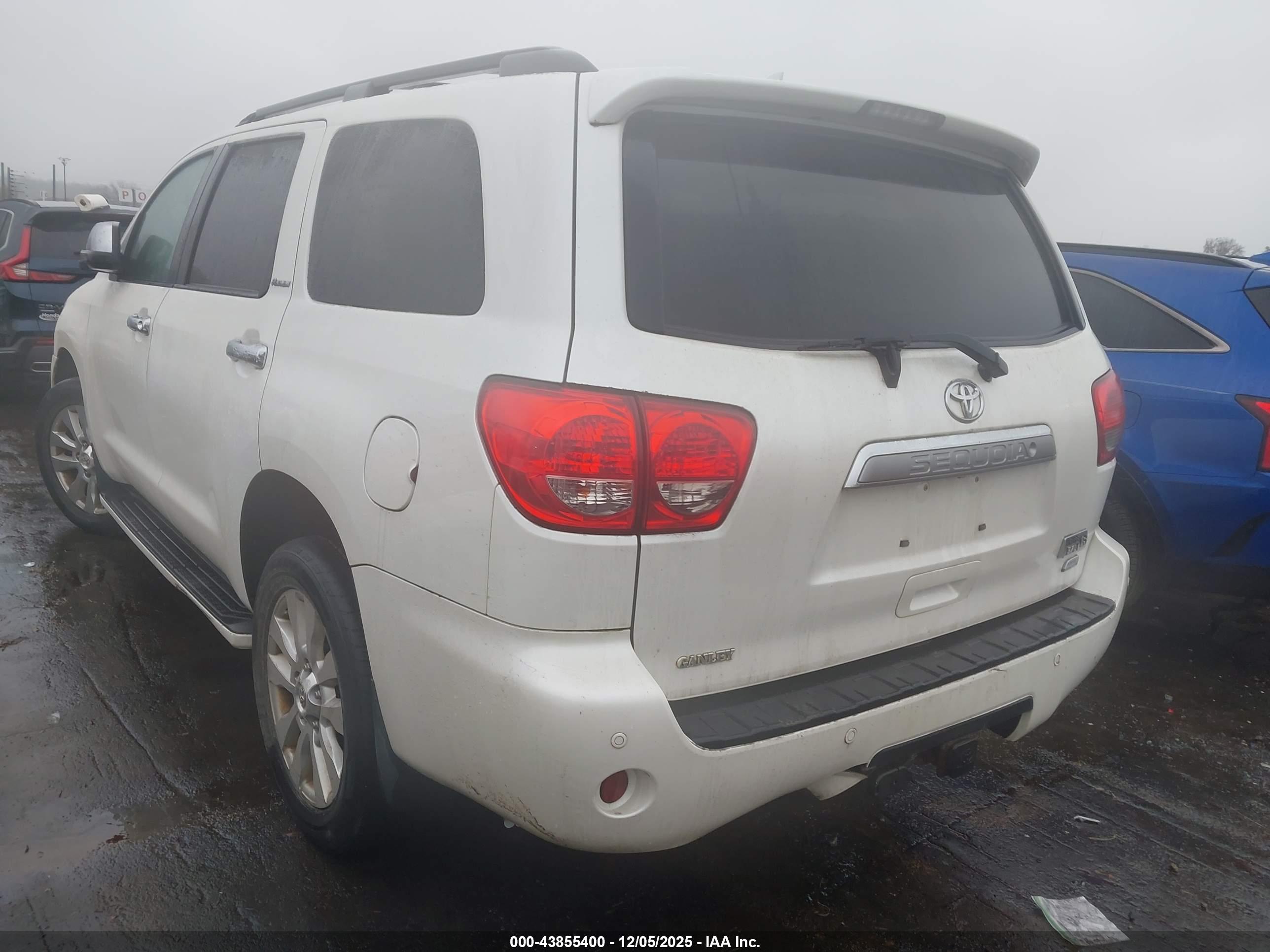TOYOTA SEQUOIA image 3