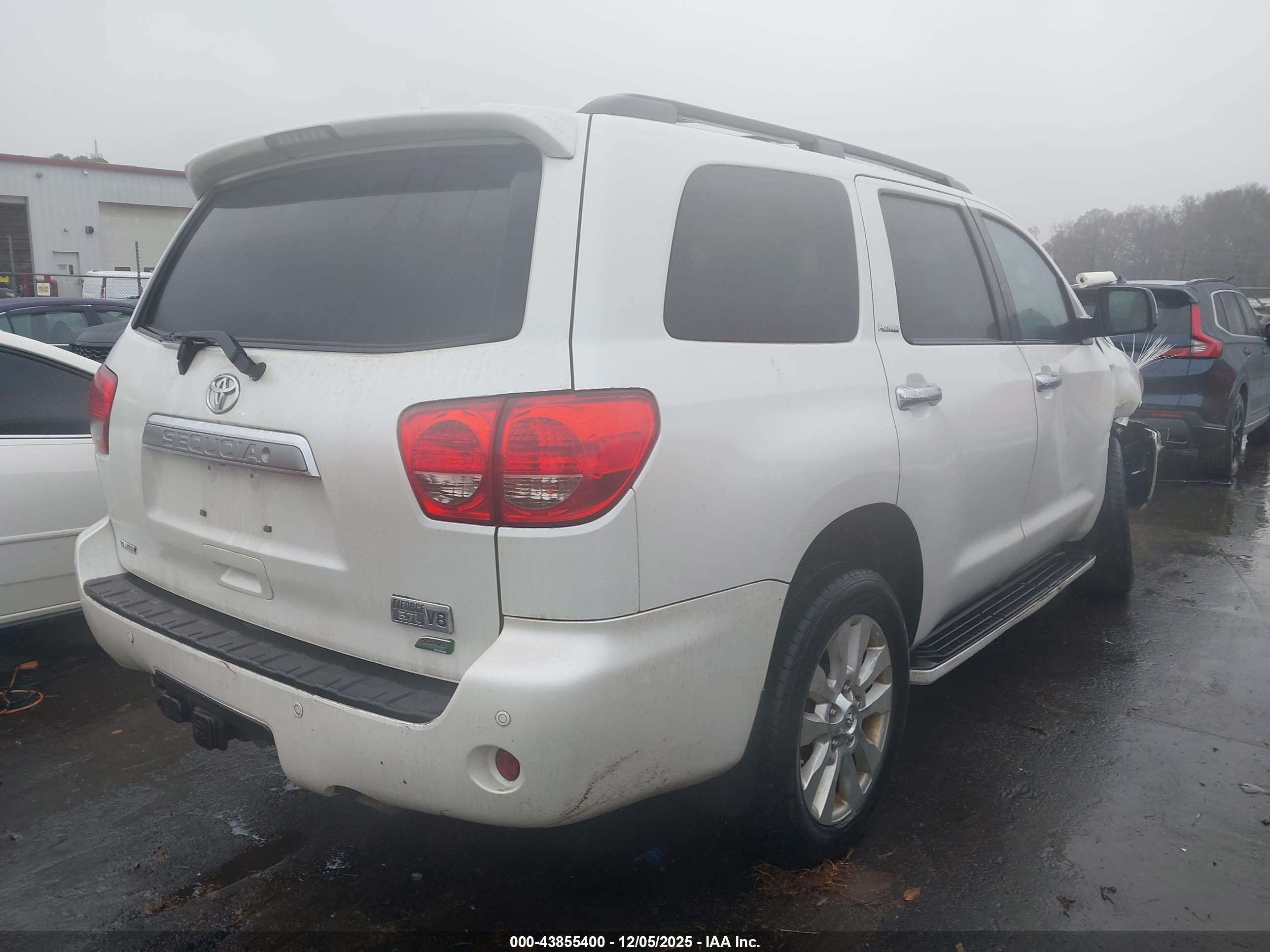 TOYOTA SEQUOIA image 4