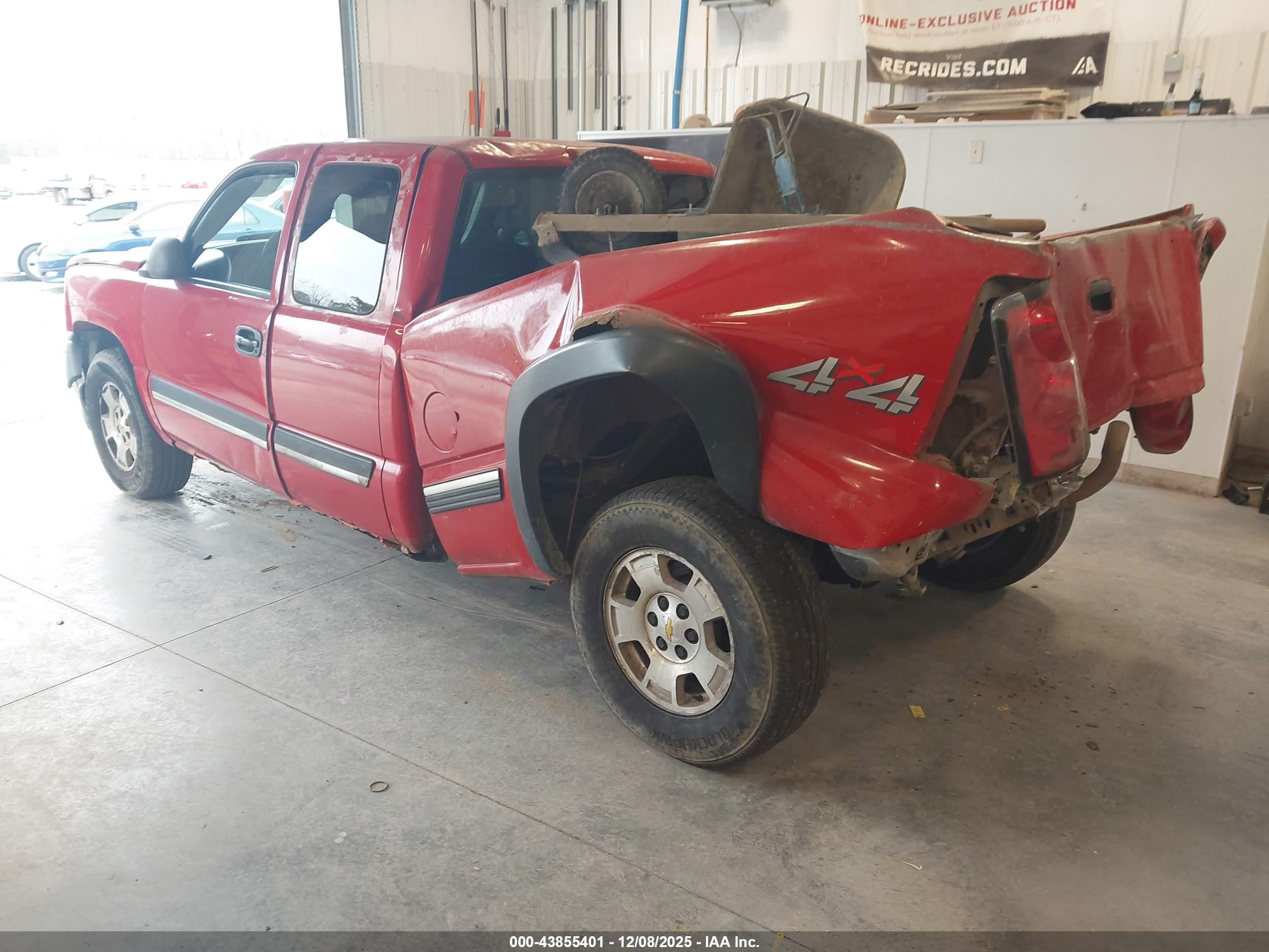 CHEVROLET SILVERADO image 3