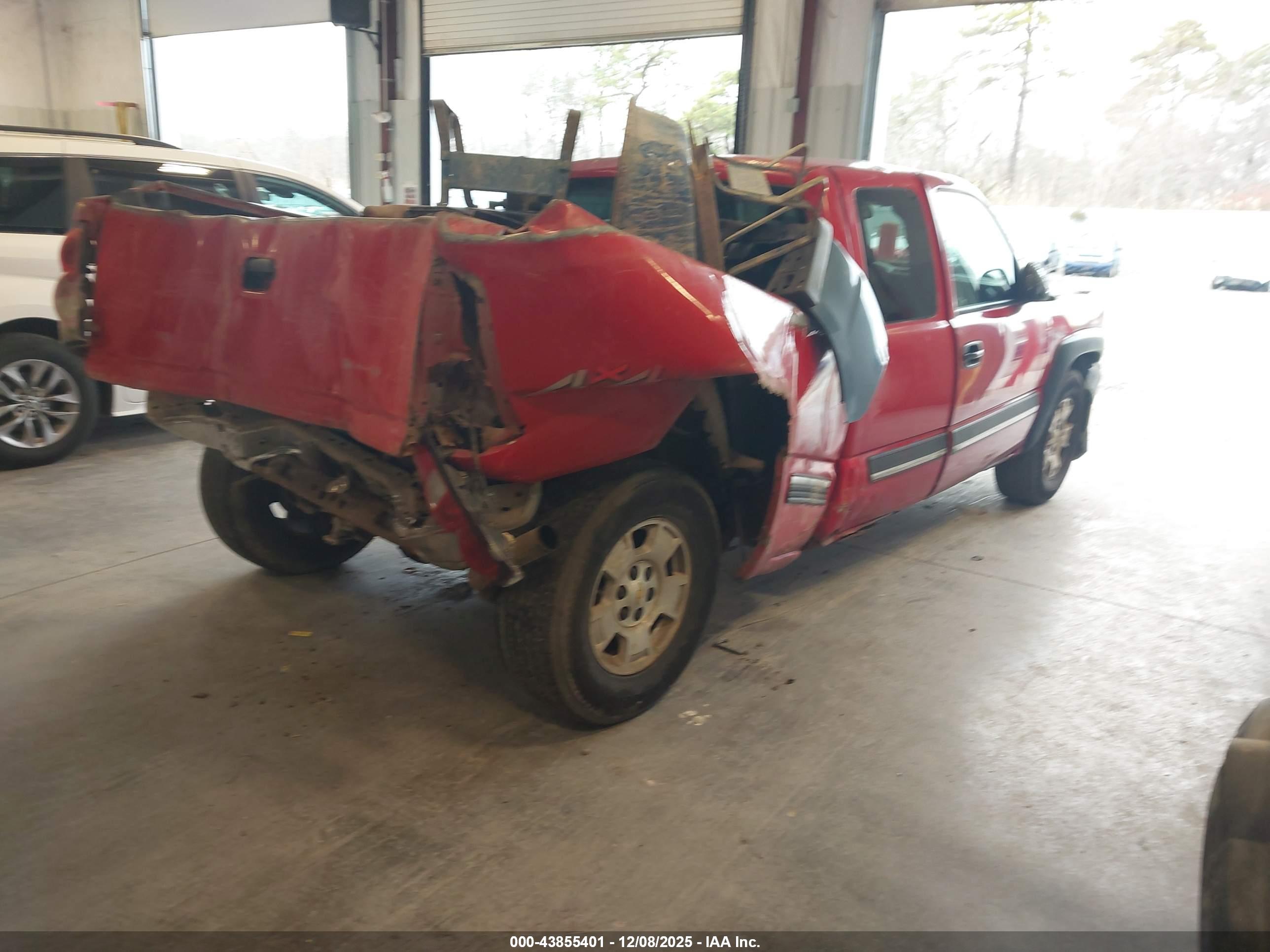 CHEVROLET SILVERADO image 4