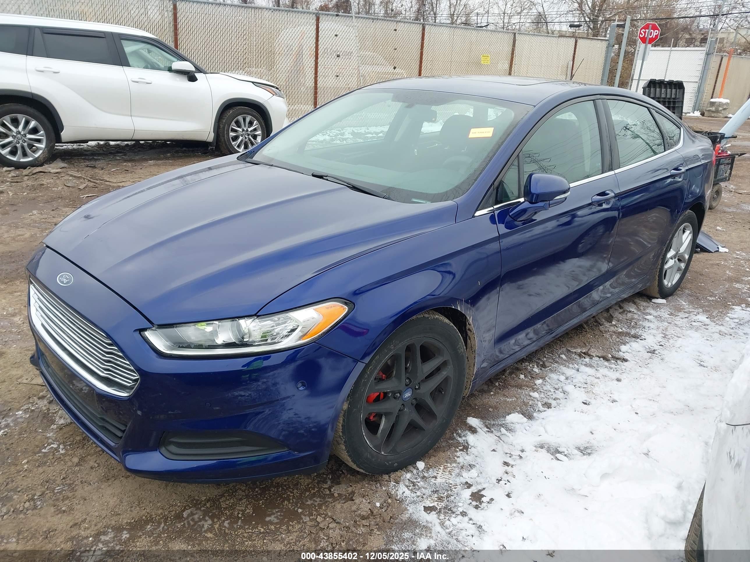 FORD FUSION image 2