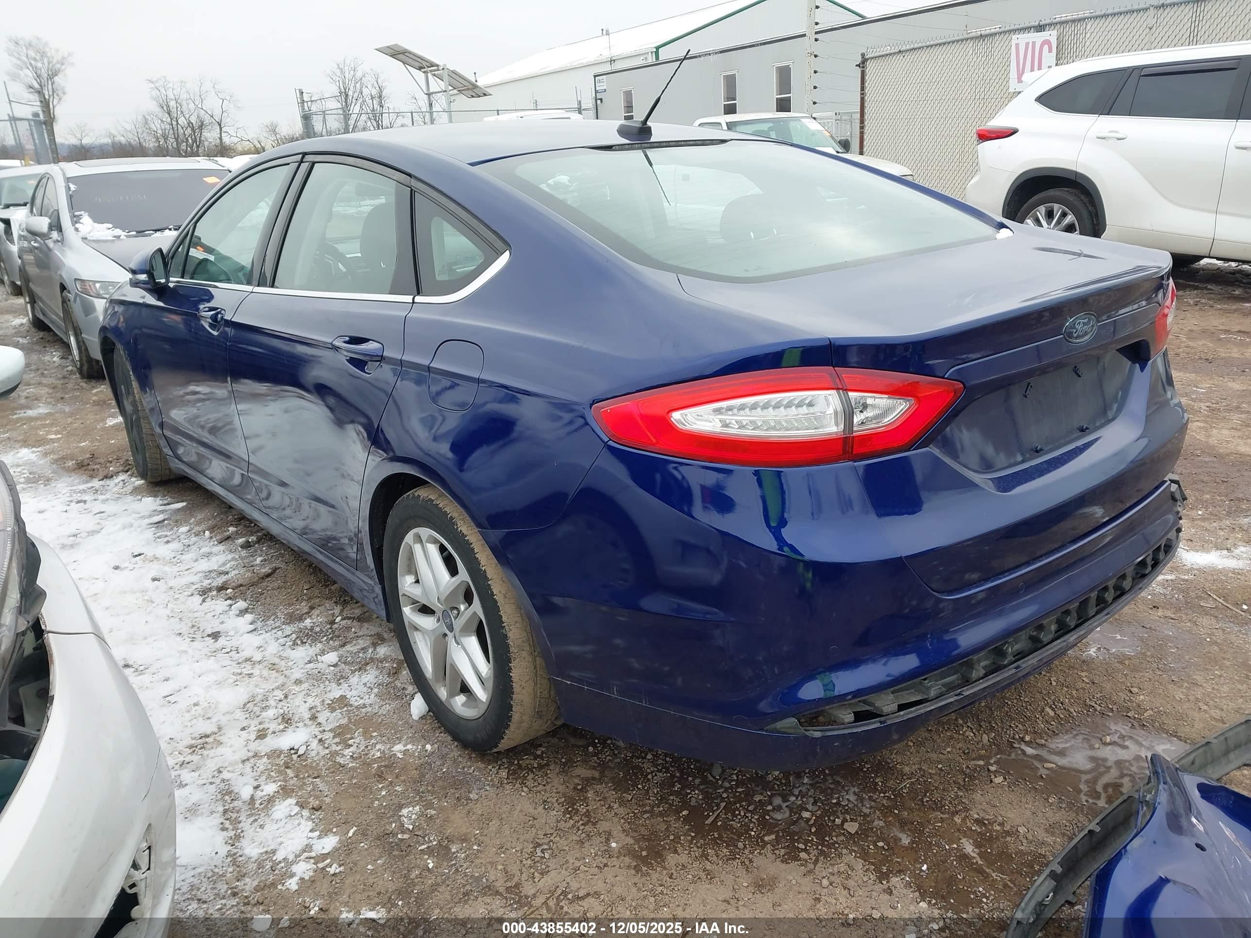 FORD FUSION image 3