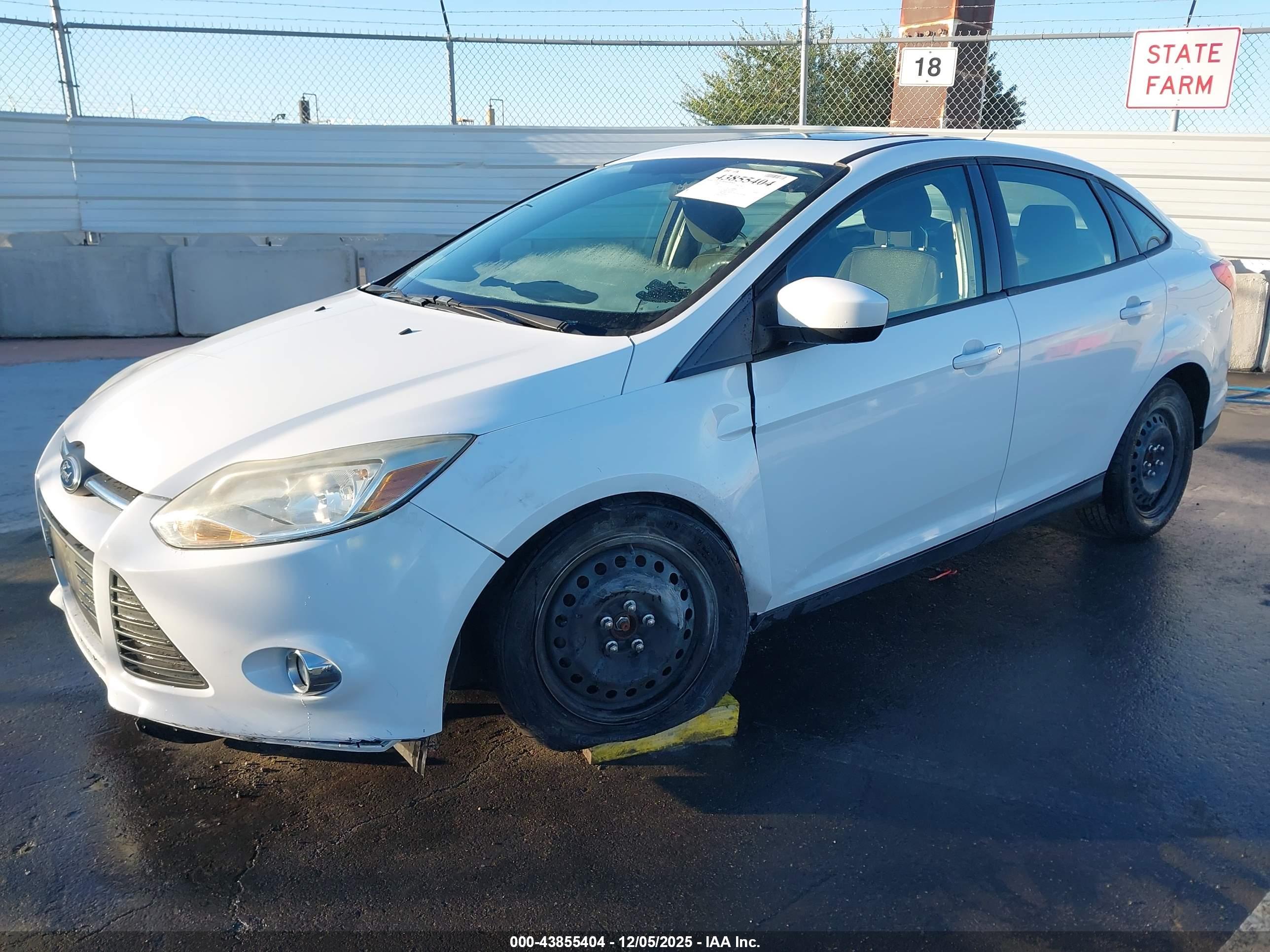 FORD FOCUS image 2