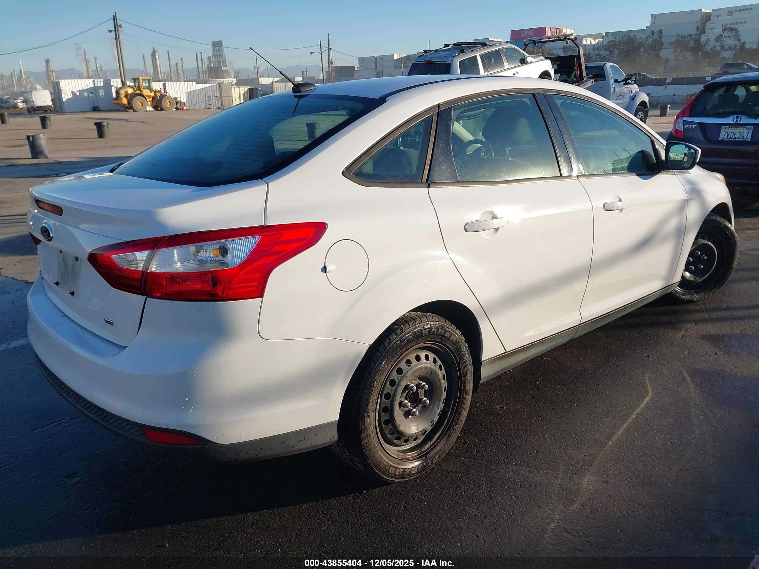 FORD FOCUS image 4