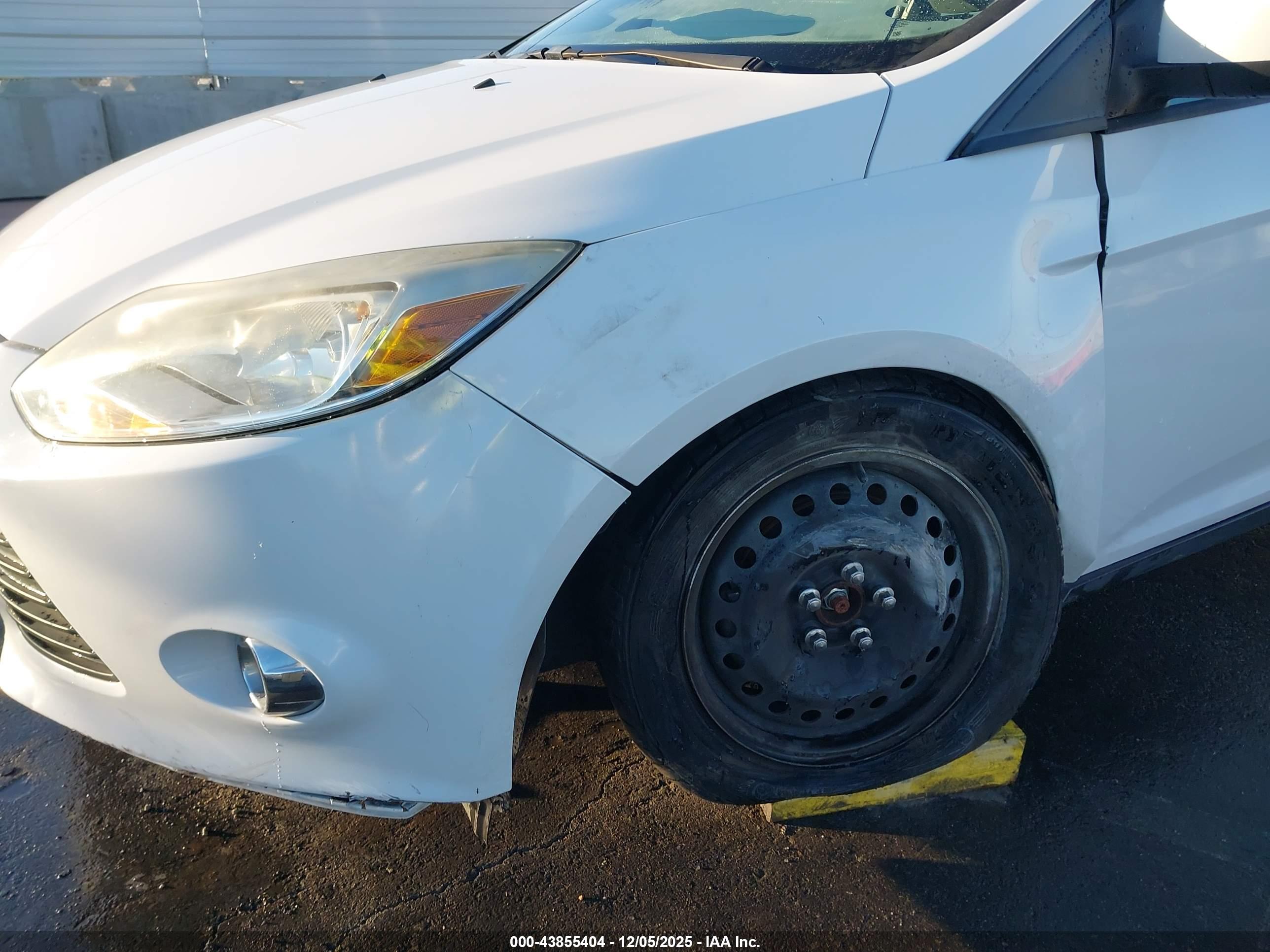FORD FOCUS image 6