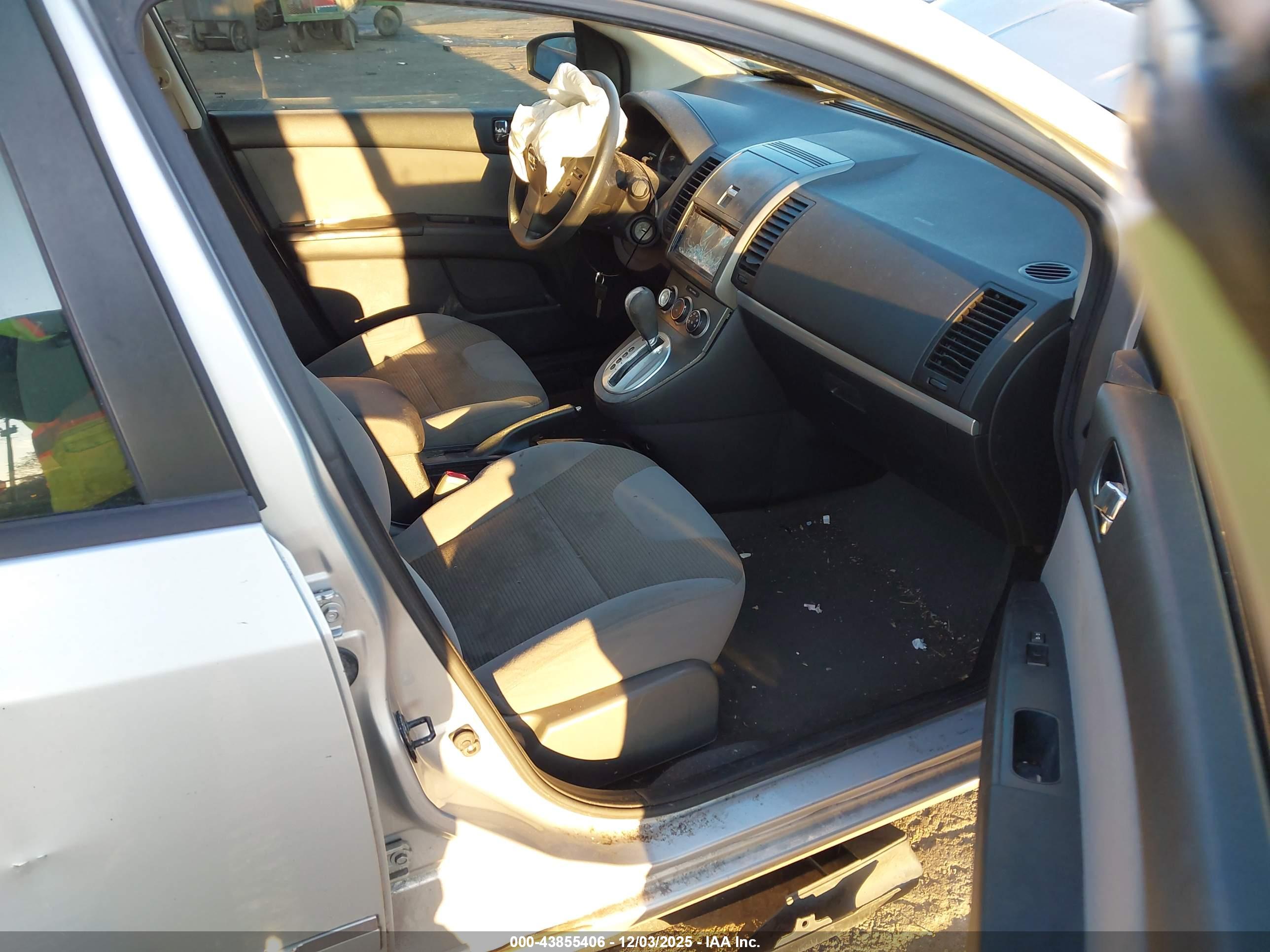 NISSAN SENTRA image 5