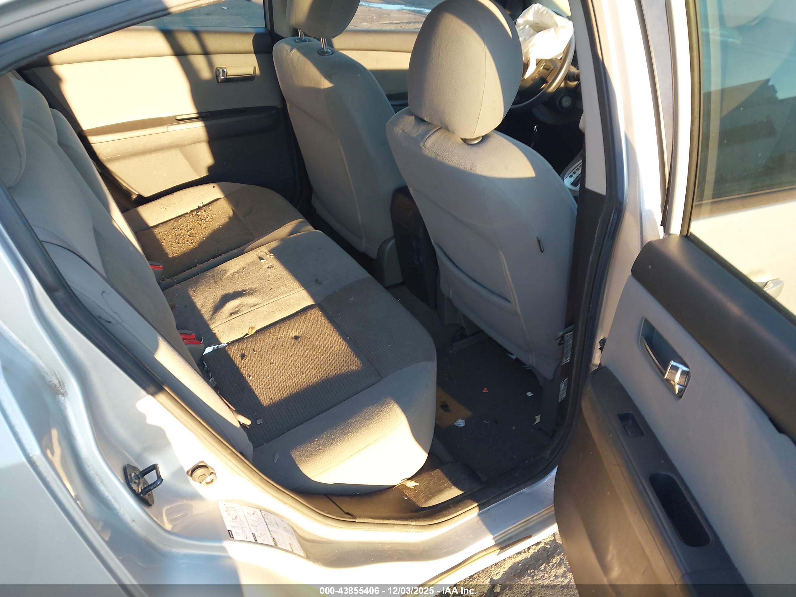NISSAN SENTRA image 8