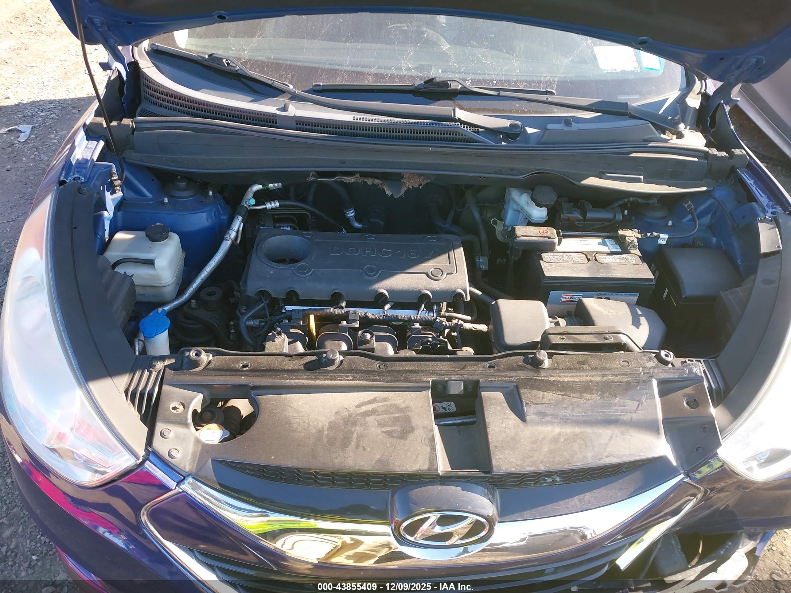 HYUNDAI TUCSON image 10