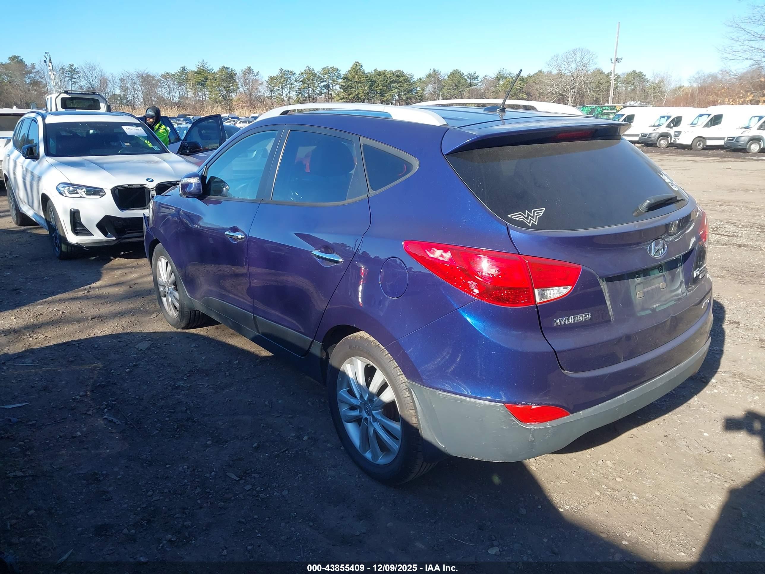 HYUNDAI TUCSON image 3