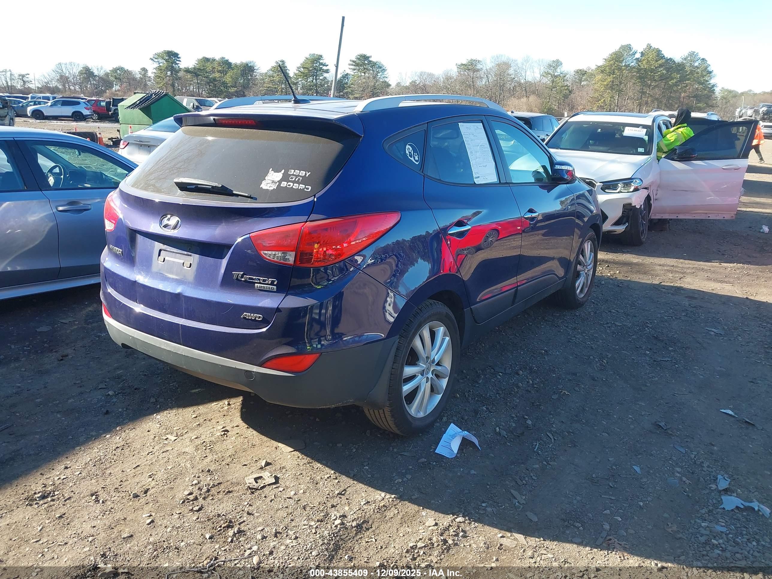 HYUNDAI TUCSON image 4