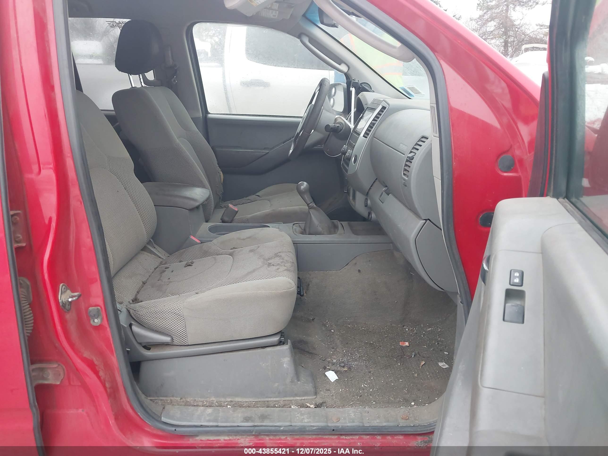 NISSAN FRONTIER image 5