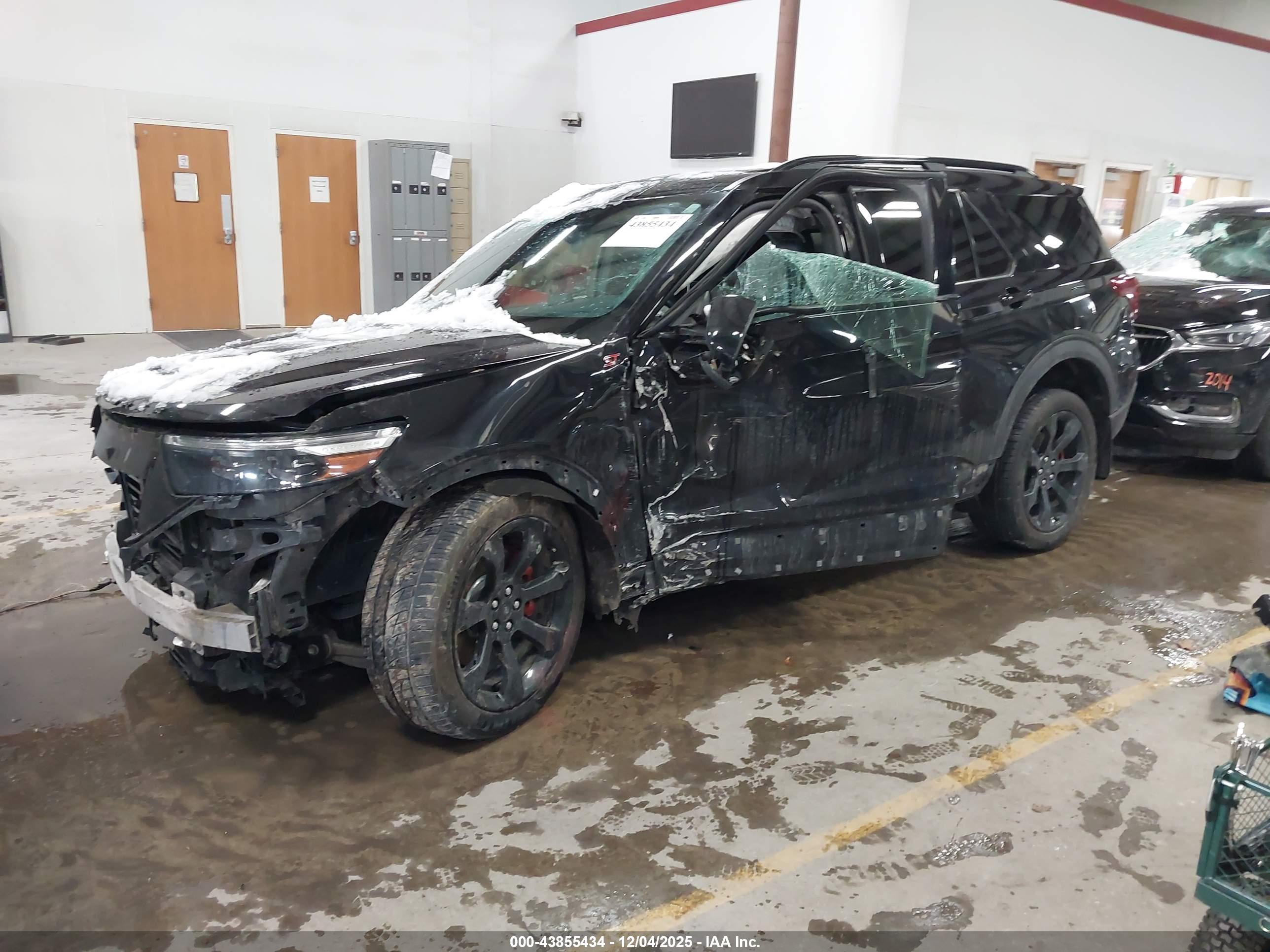 FORD EXPLORER image 2