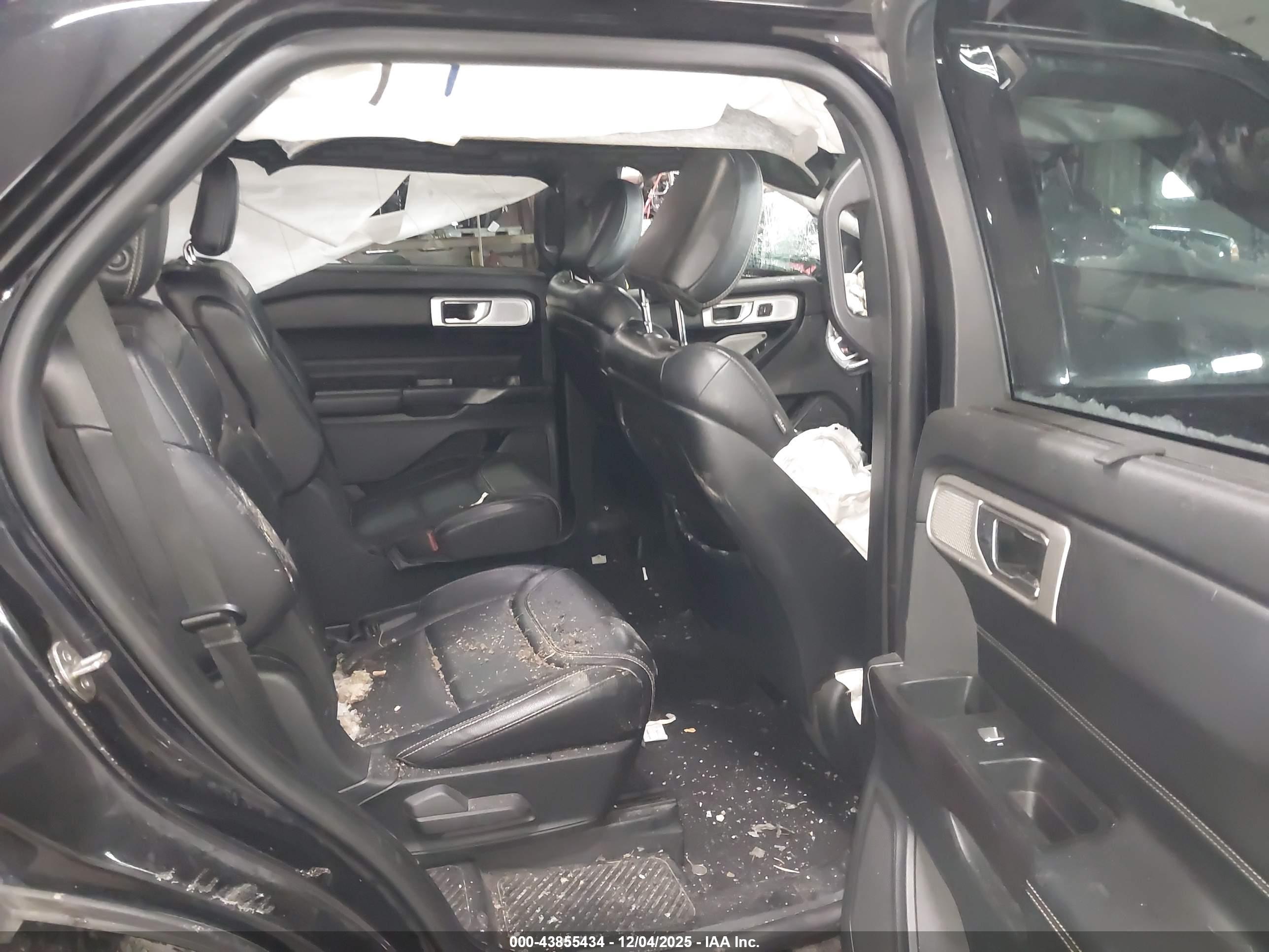FORD EXPLORER image 8
