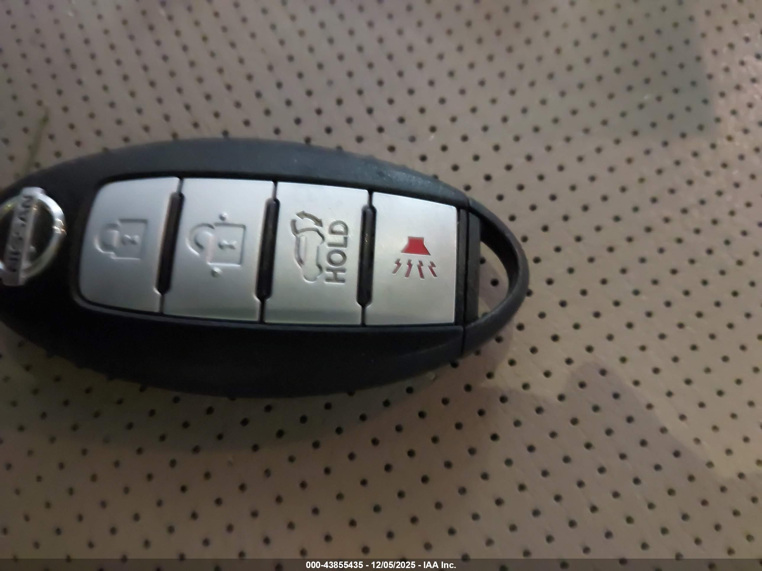NISSAN ROGUE image 11