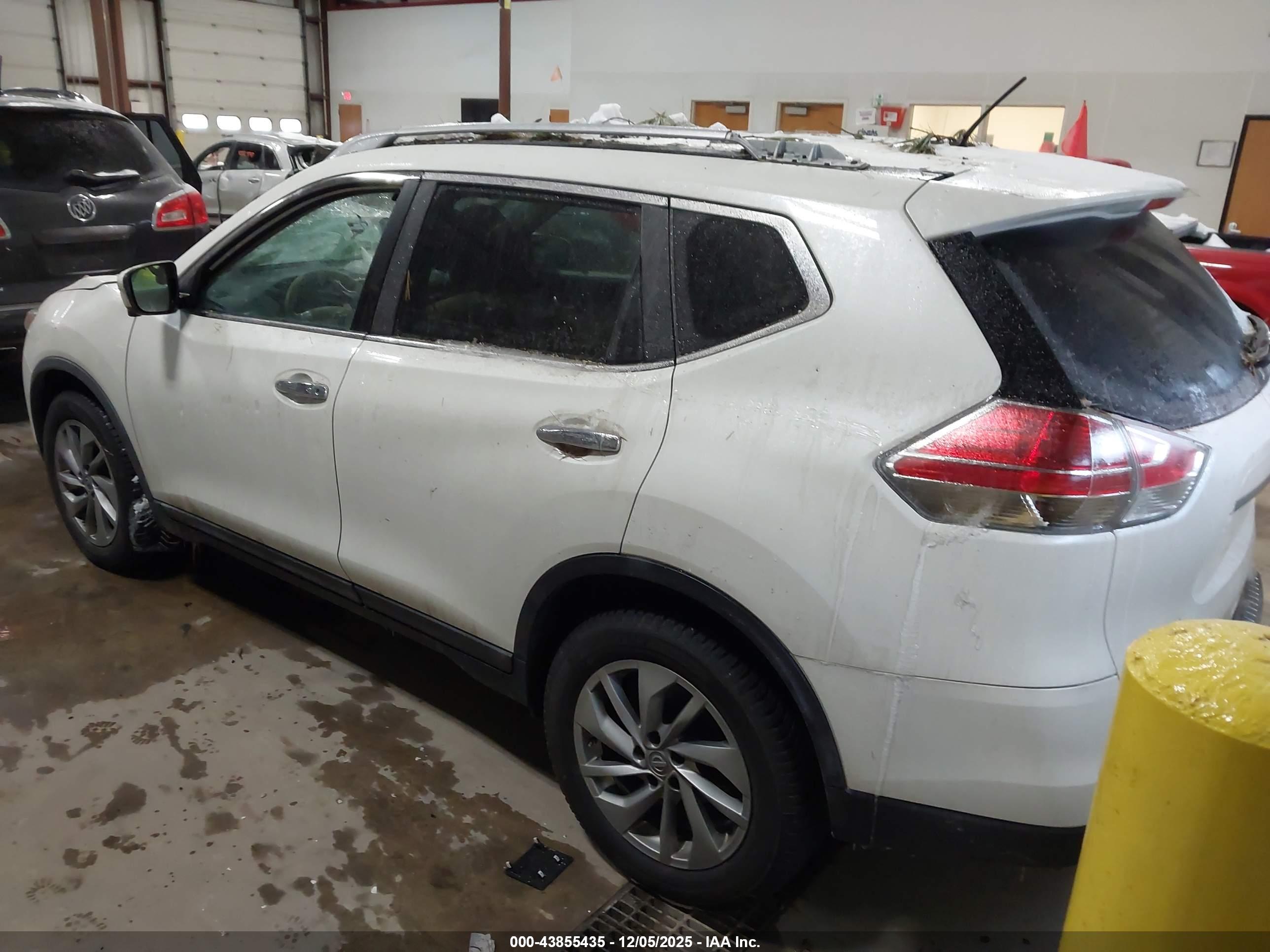 NISSAN ROGUE image 3