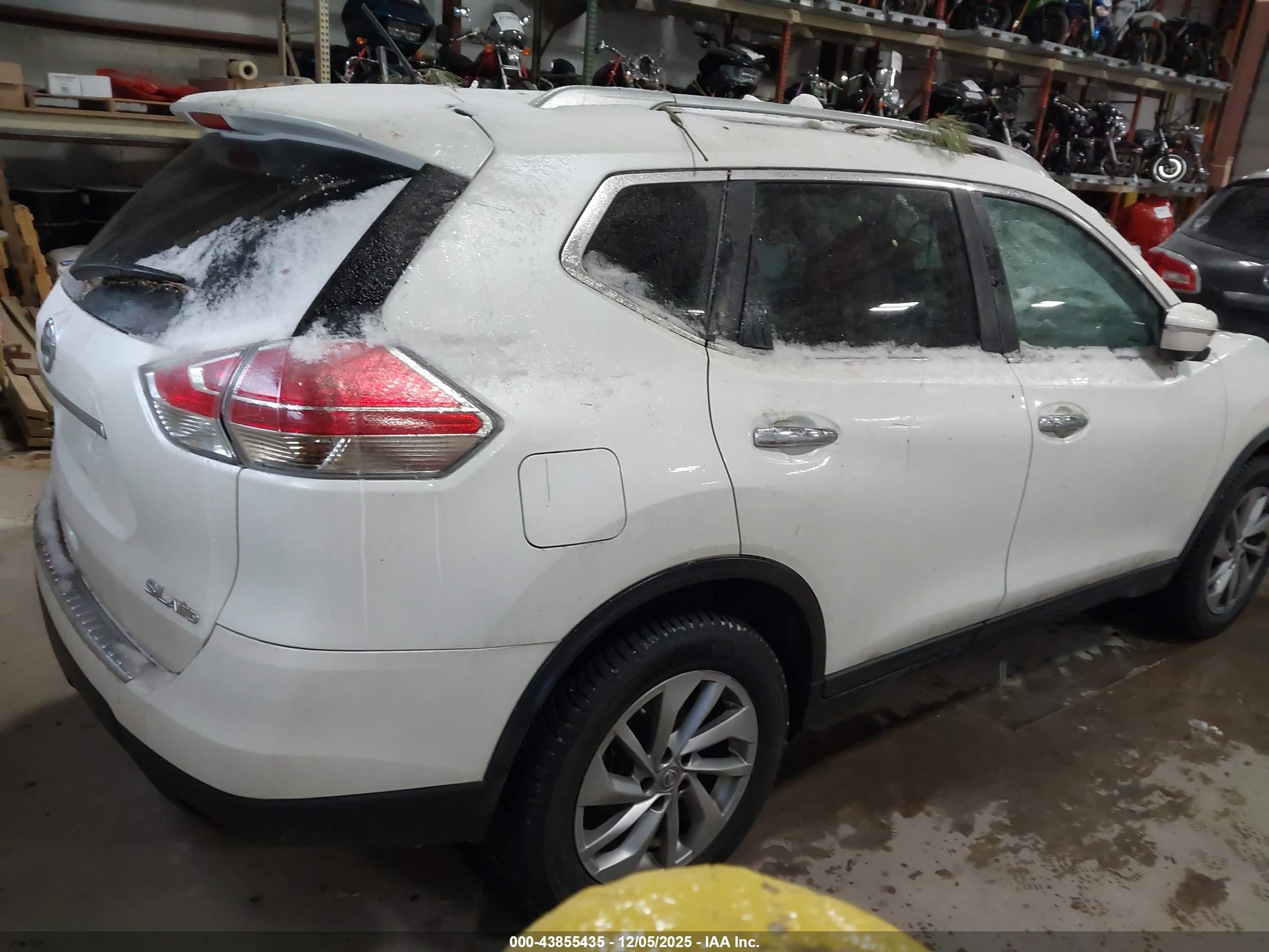 NISSAN ROGUE image 4