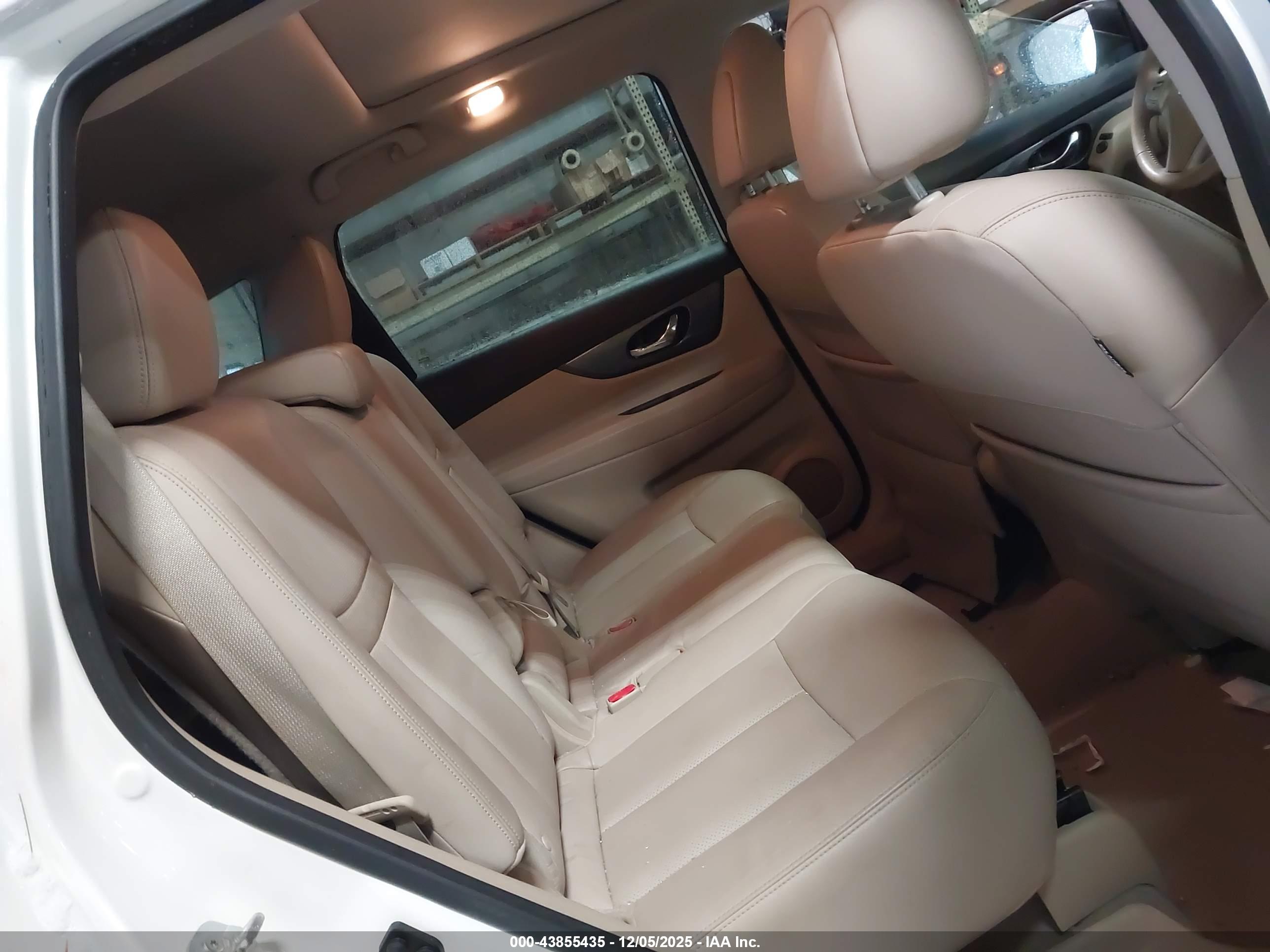 NISSAN ROGUE image 8