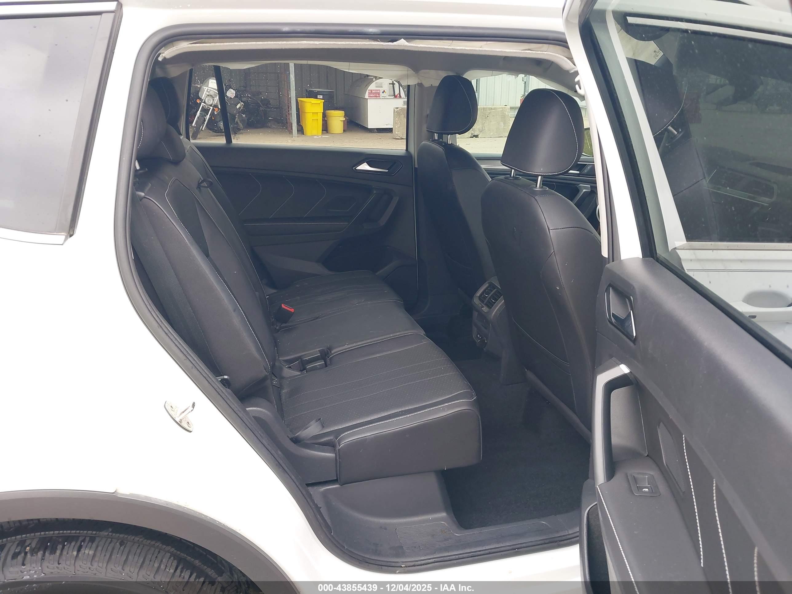 VOLKSWAGEN TIGUAN image 8