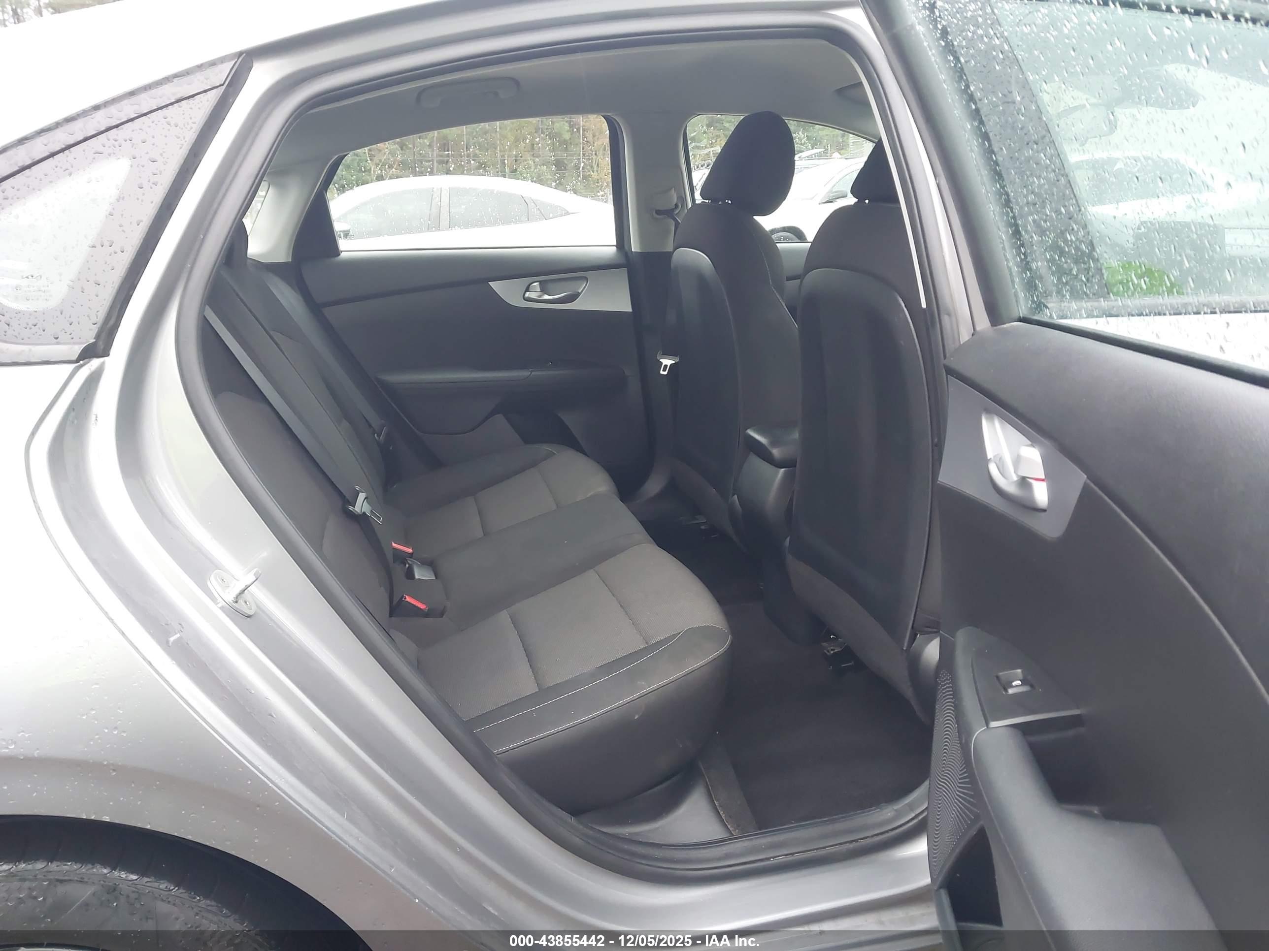 KIA FORTE image 8