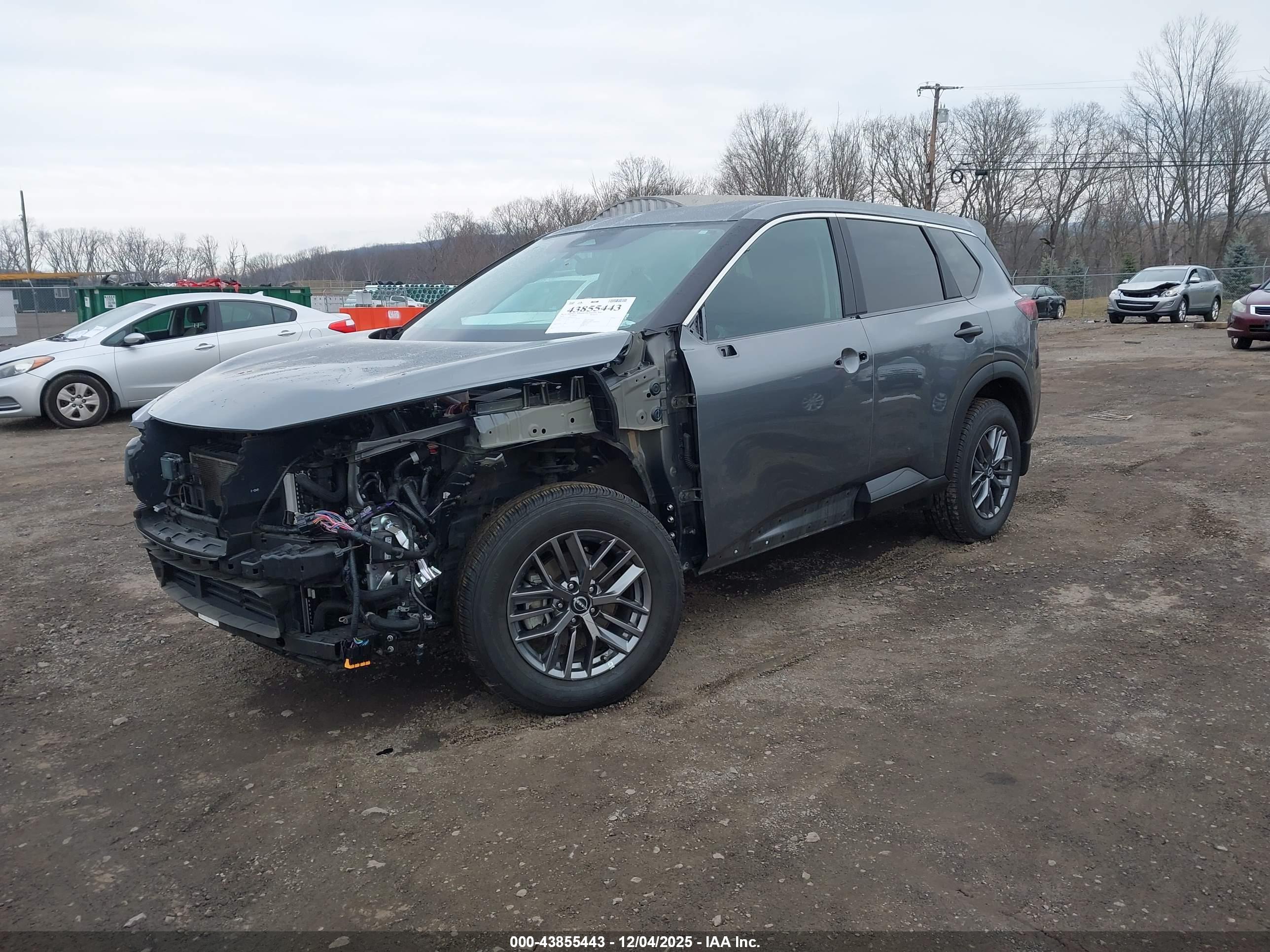 NISSAN ROGUE image 2