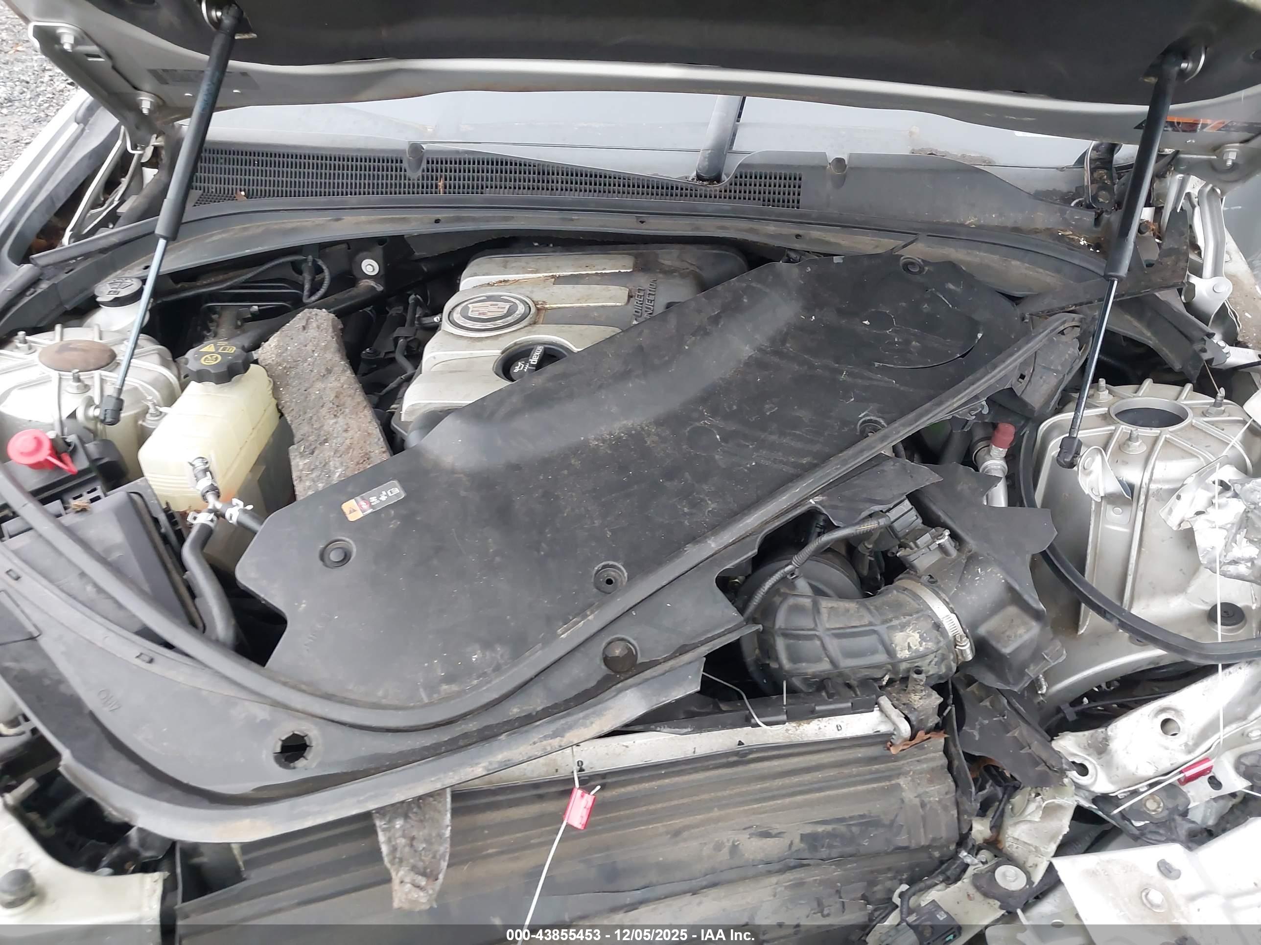 CADILLAC CTS image 10