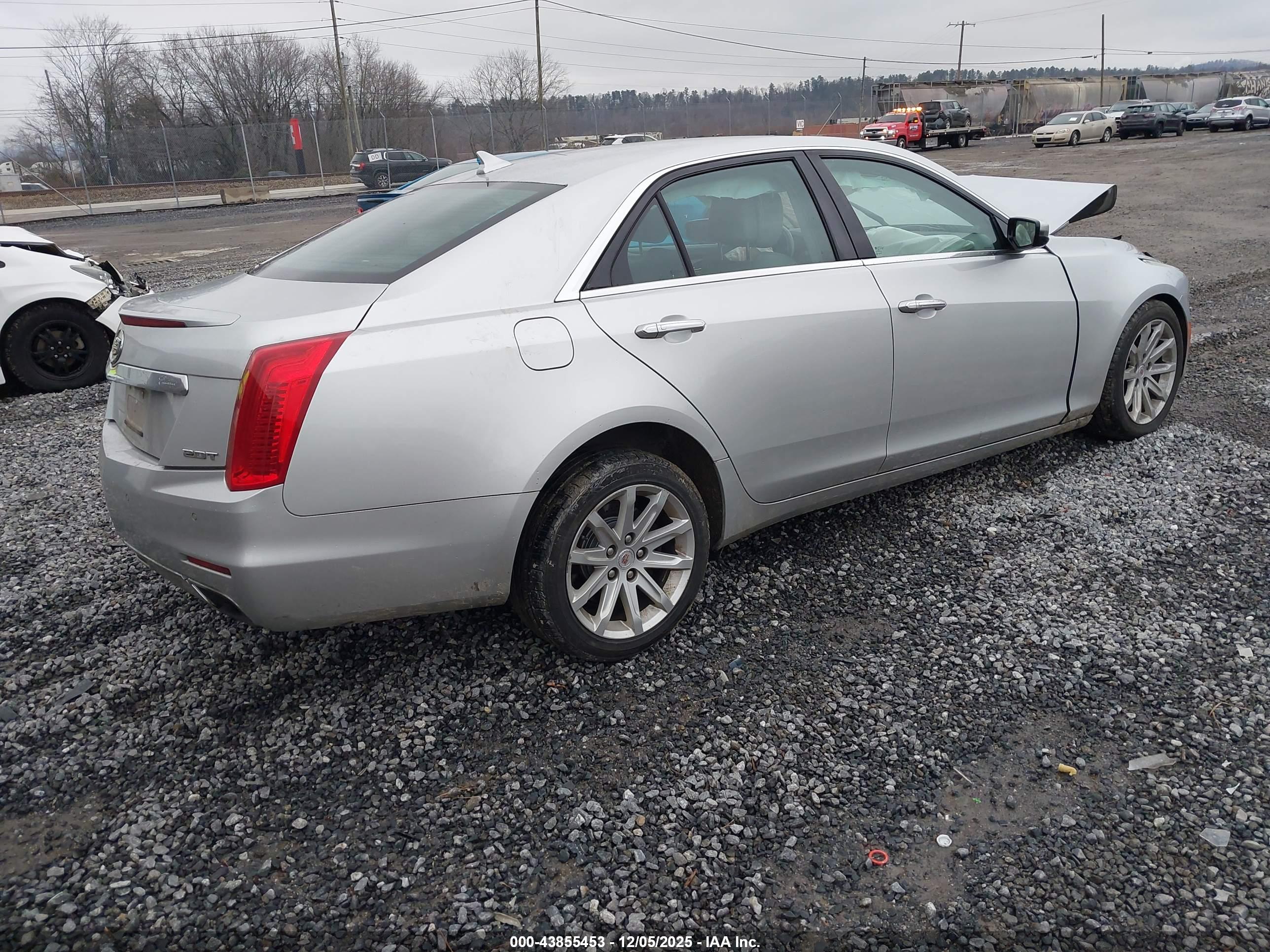 CADILLAC CTS image 4