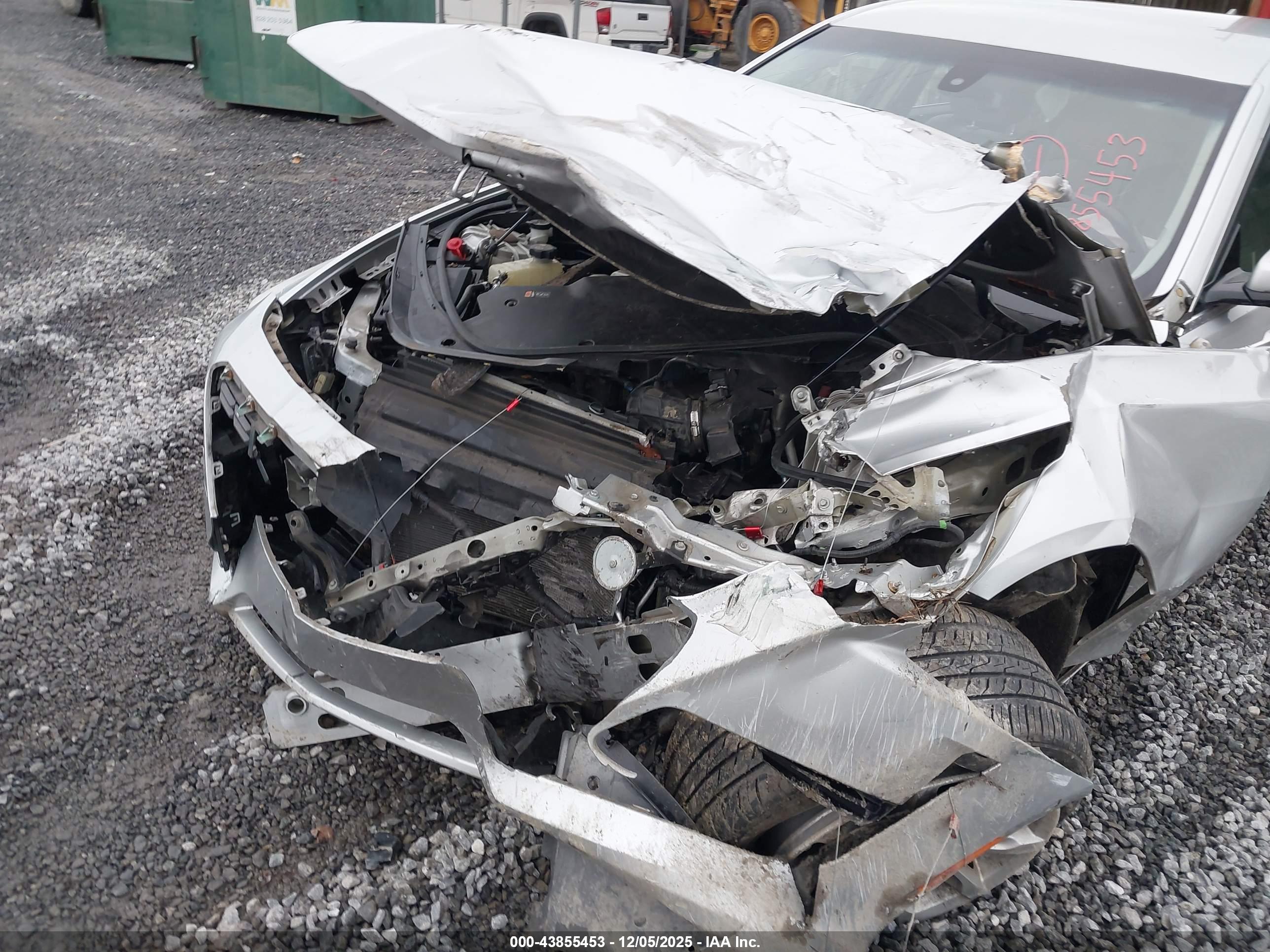CADILLAC CTS image 6