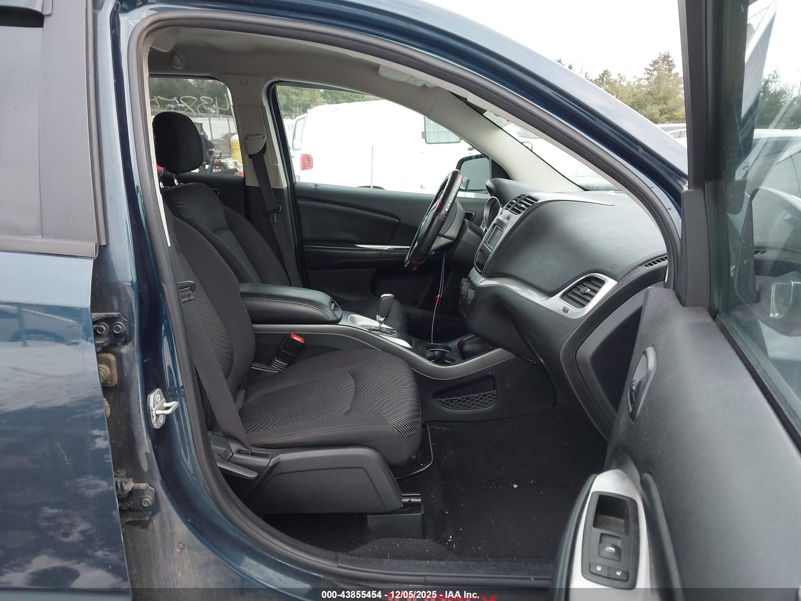 DODGE JOURNEY image 5