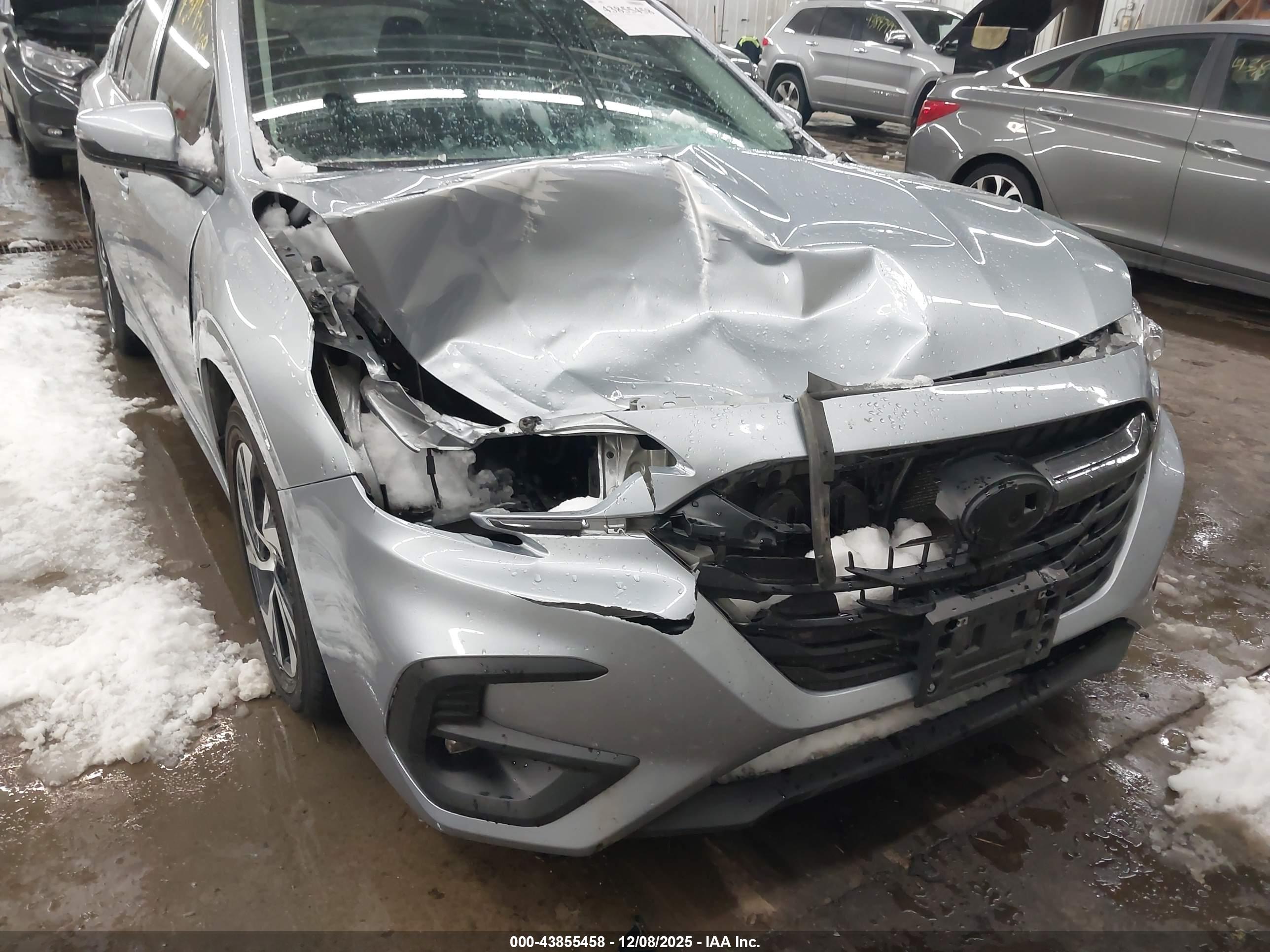 SUBARU LEGACY image 6