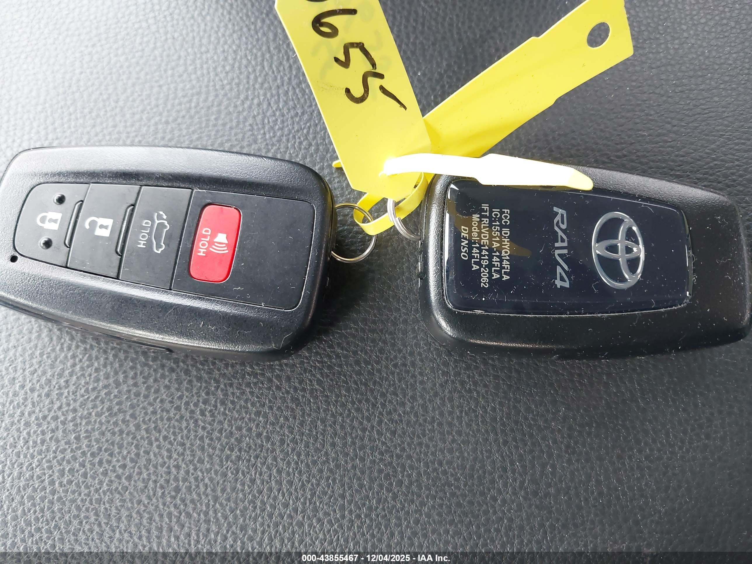 TOYOTA RAV4 image 11