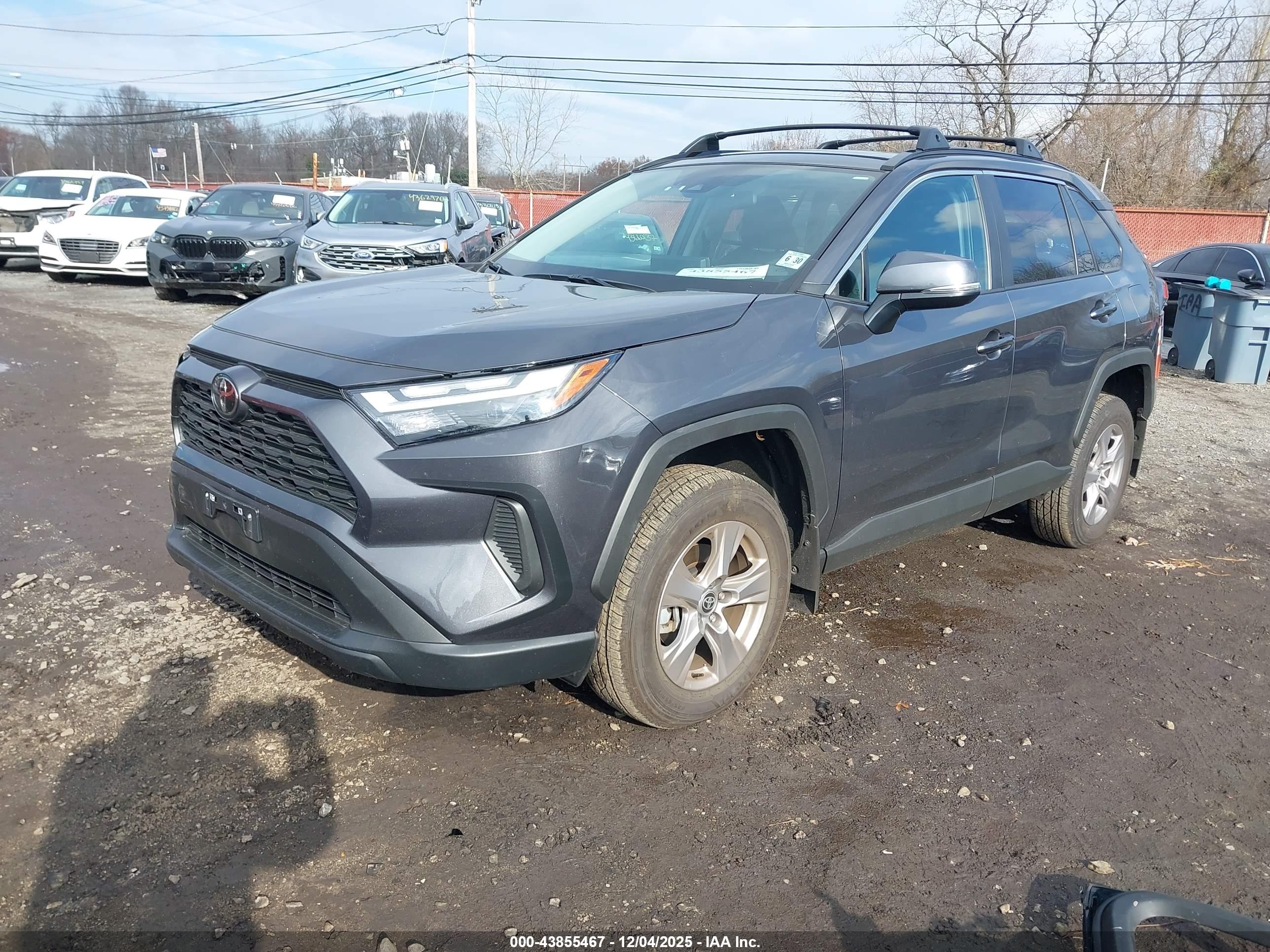 TOYOTA RAV4 image 2
