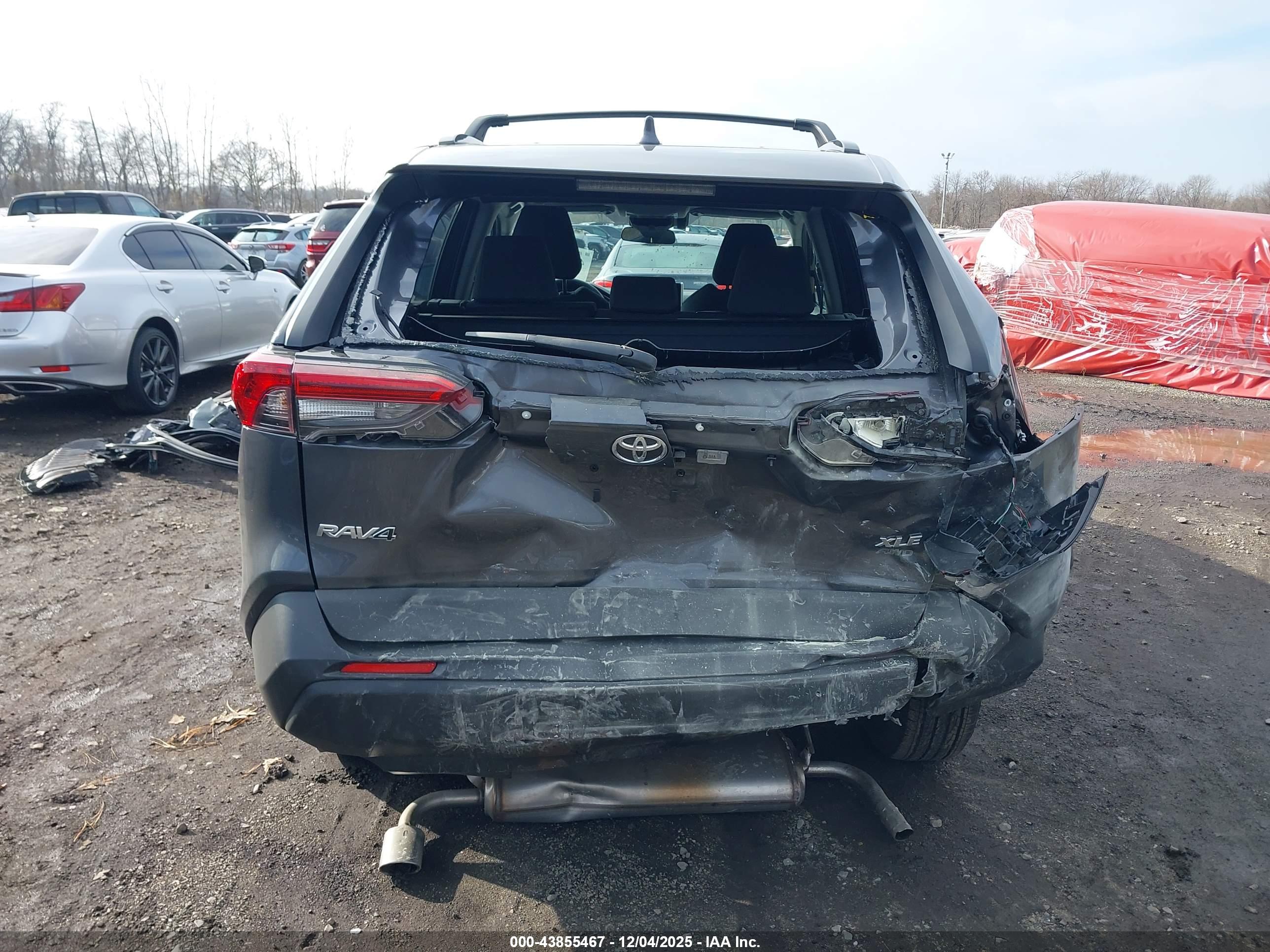 TOYOTA RAV4 image 6