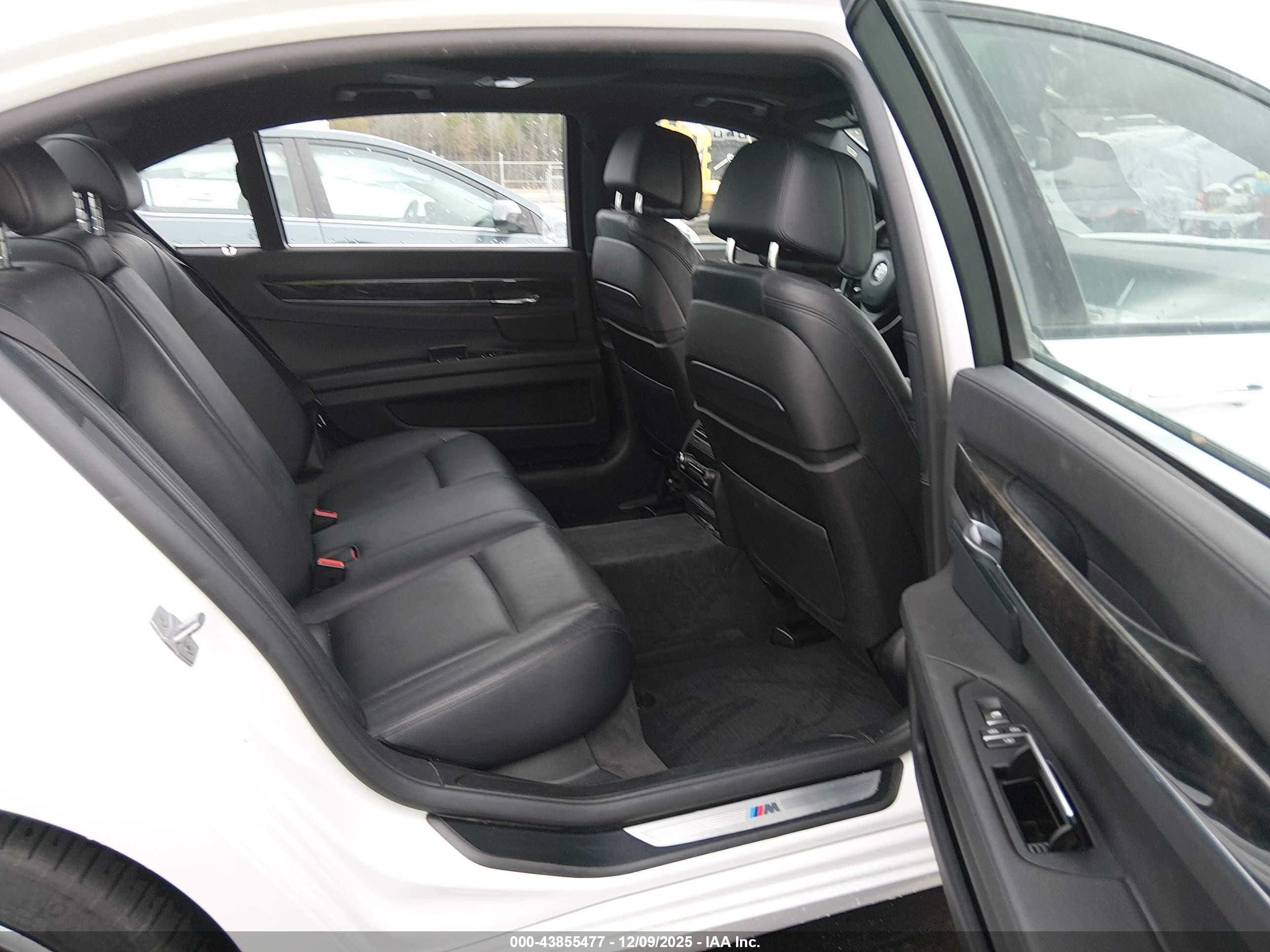 BMW 740LI image 8