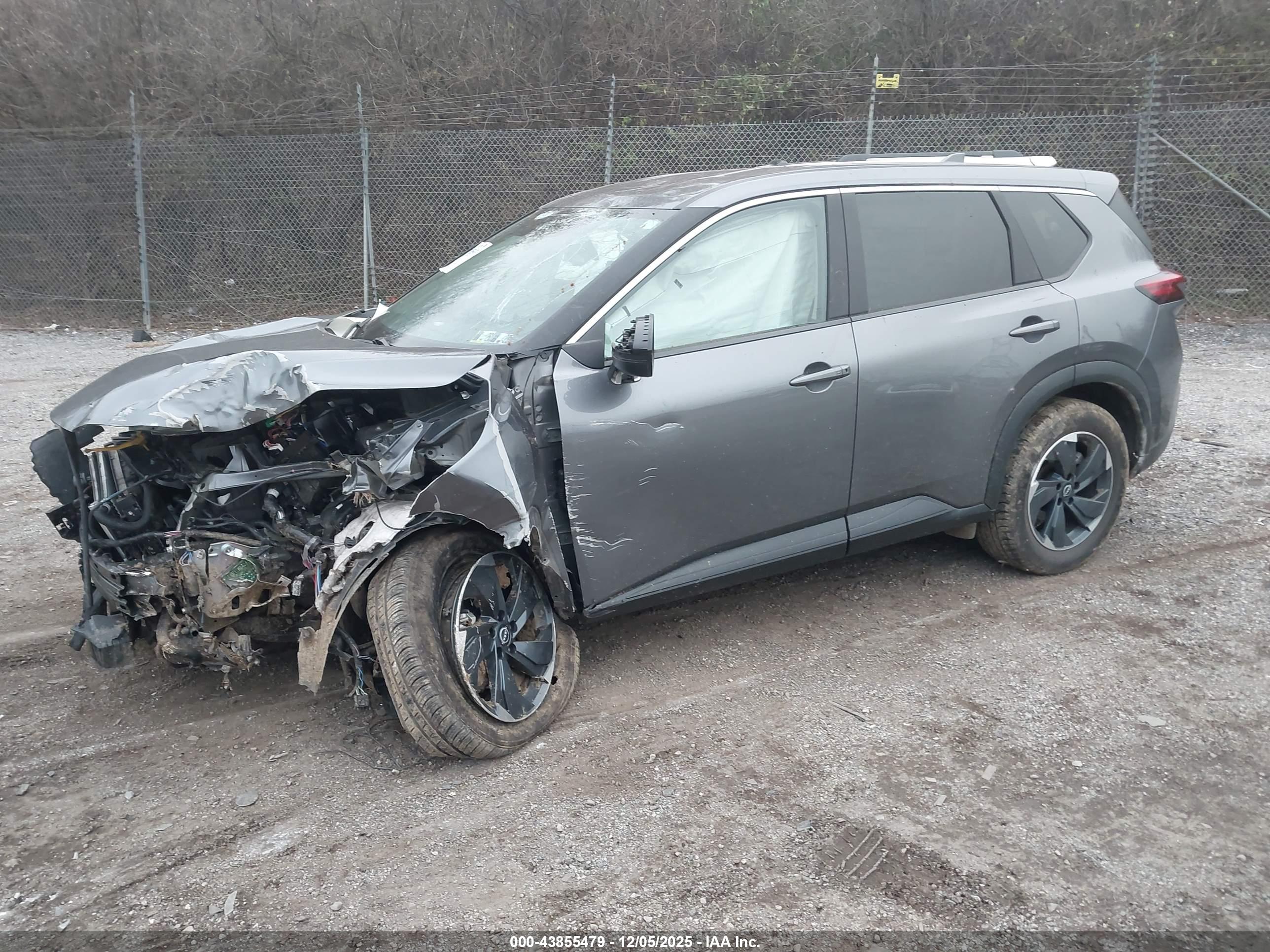 NISSAN ROGUE image 2