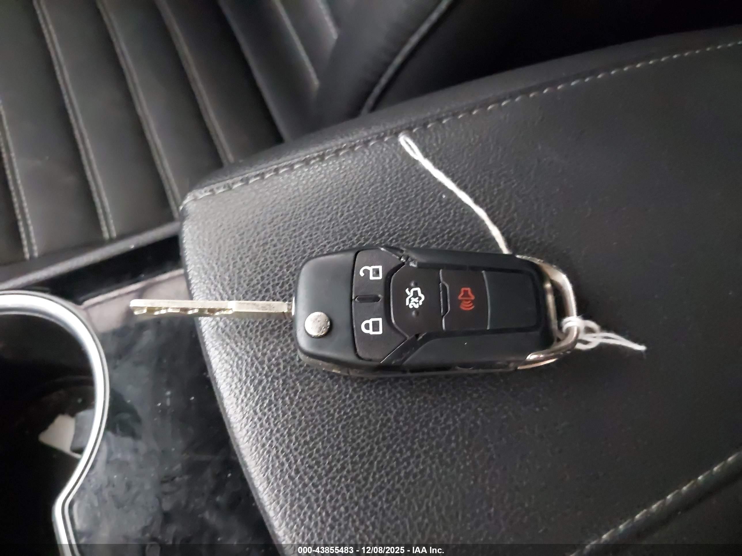 FORD FUSION image 11